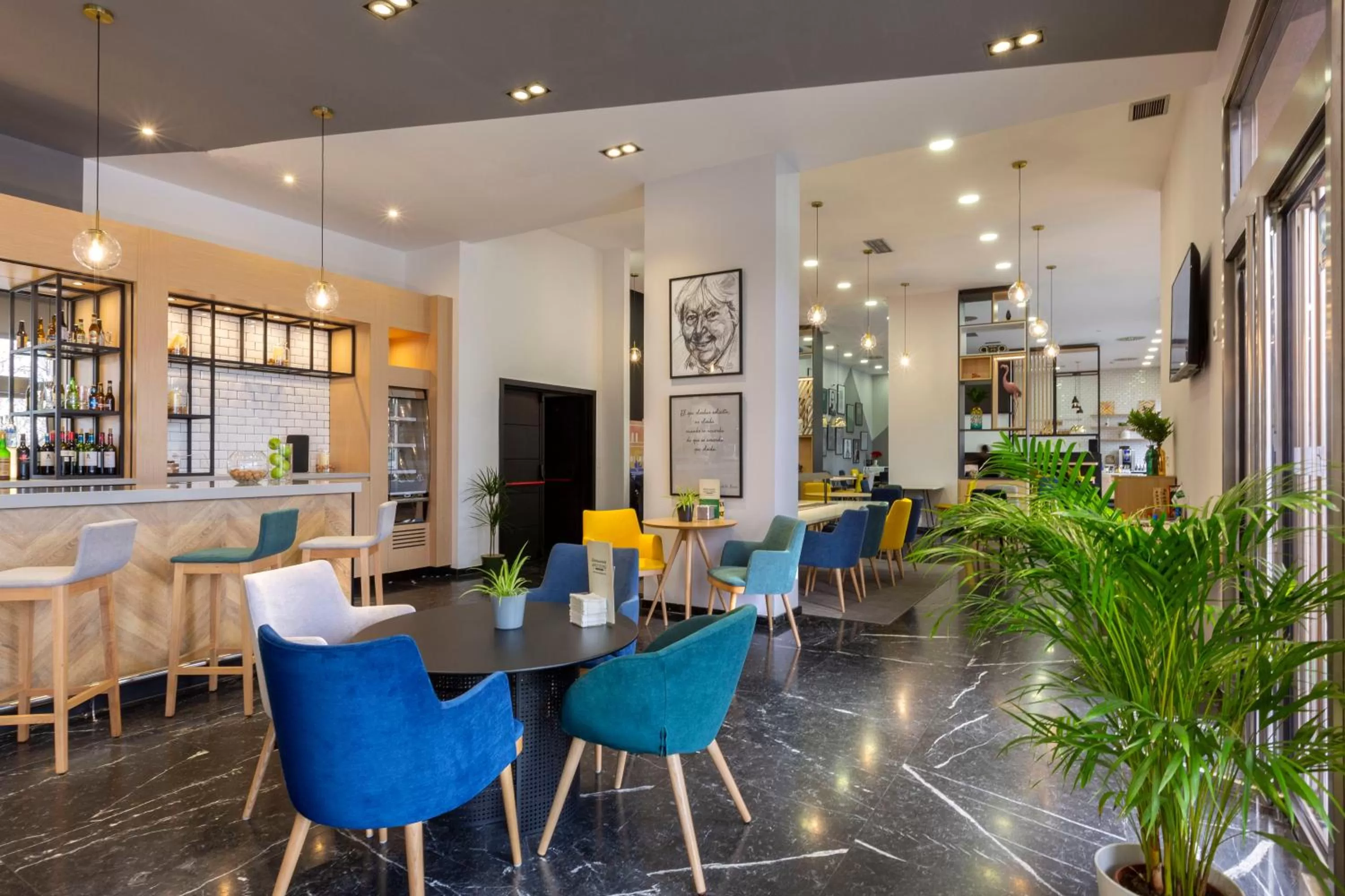 Lounge or bar in Holiday Inn Madrid - Las Tablas by IHG