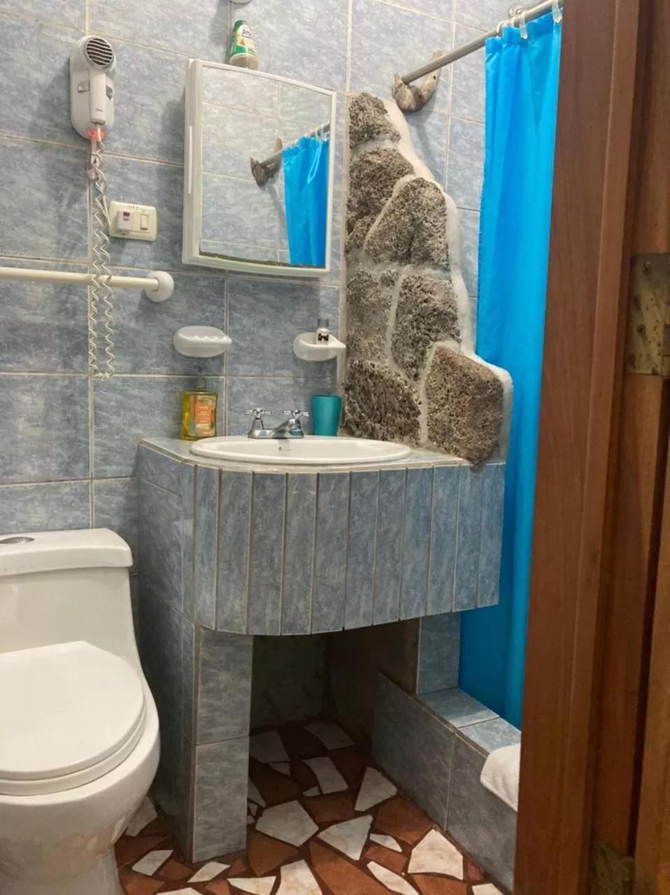 Bathroom in La Fortaleza De Haro