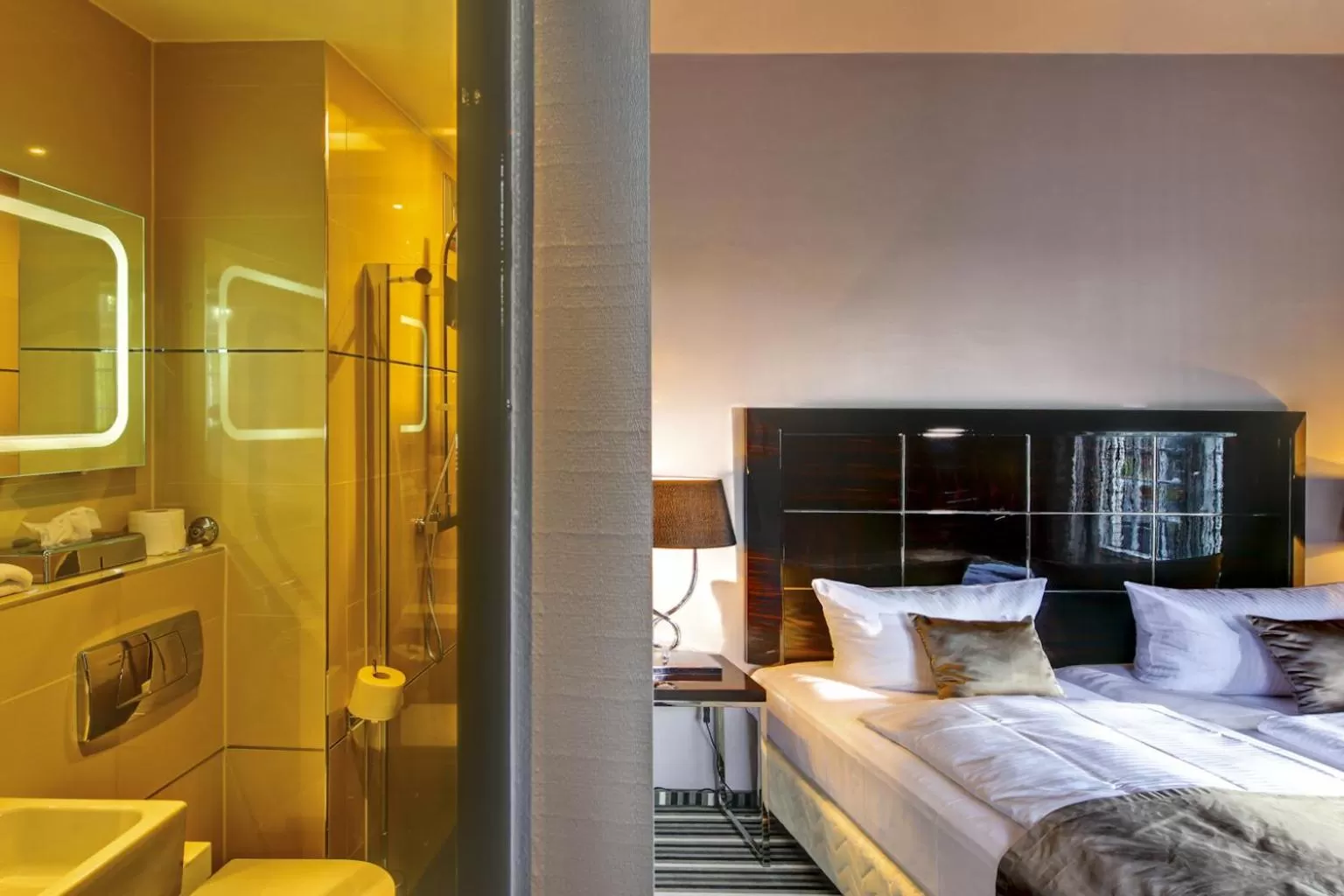 Bed in Boutique Hotel Poppenbütteler Hof