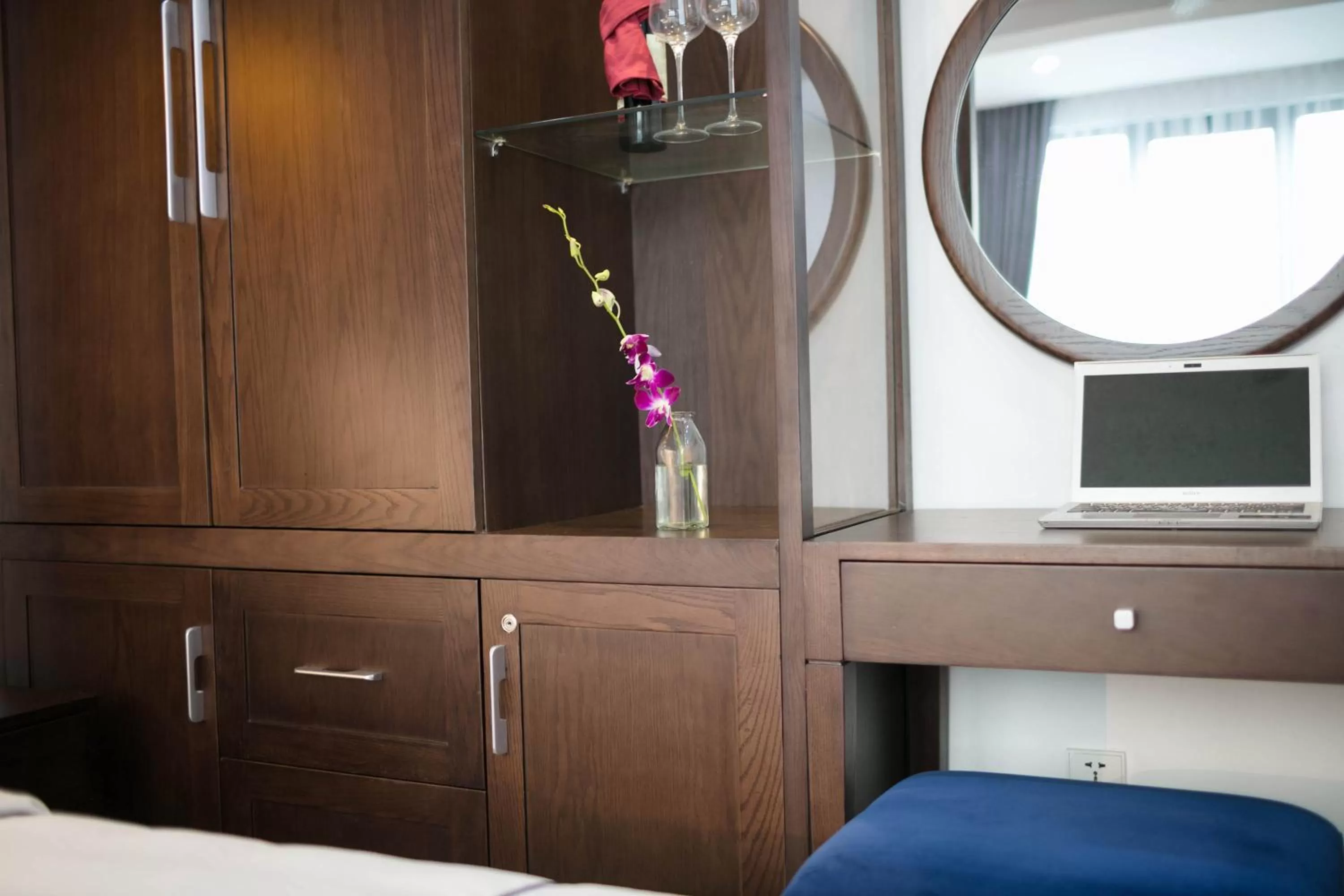 Decorative detail in Bonsella Hotel