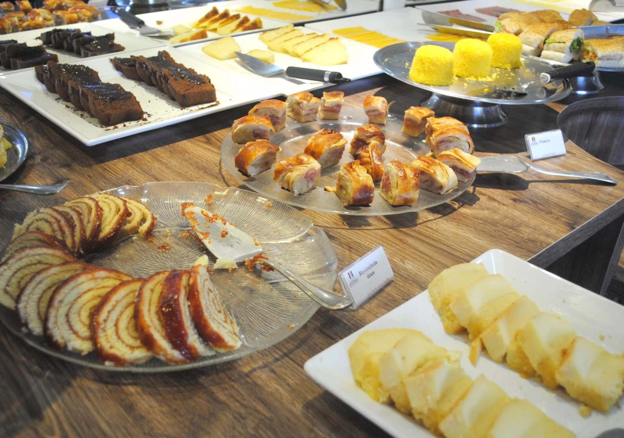 Buffet breakfast in Iracema Residence Hotel Flat