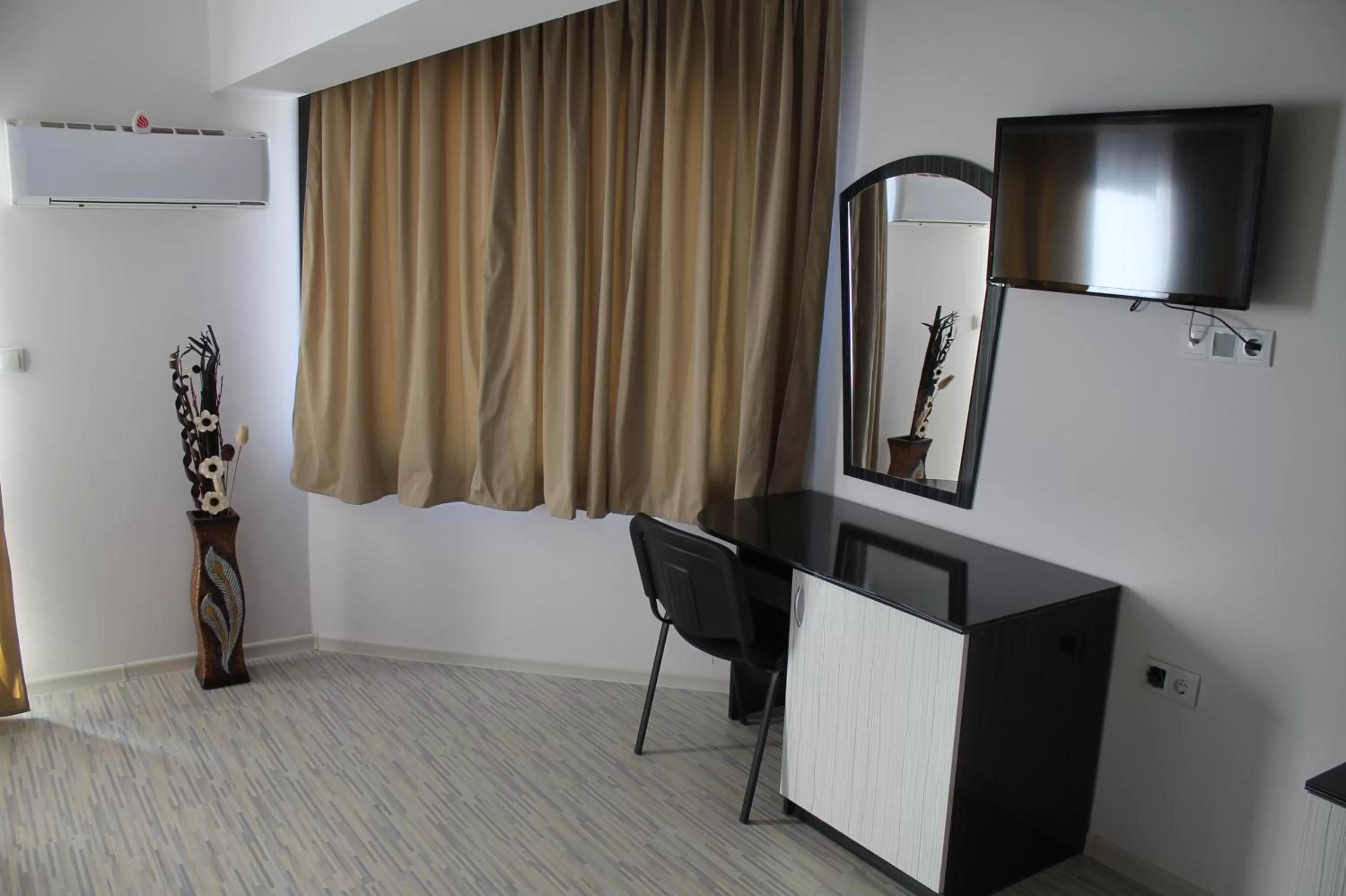 Area and facilities in Tiara Hotel