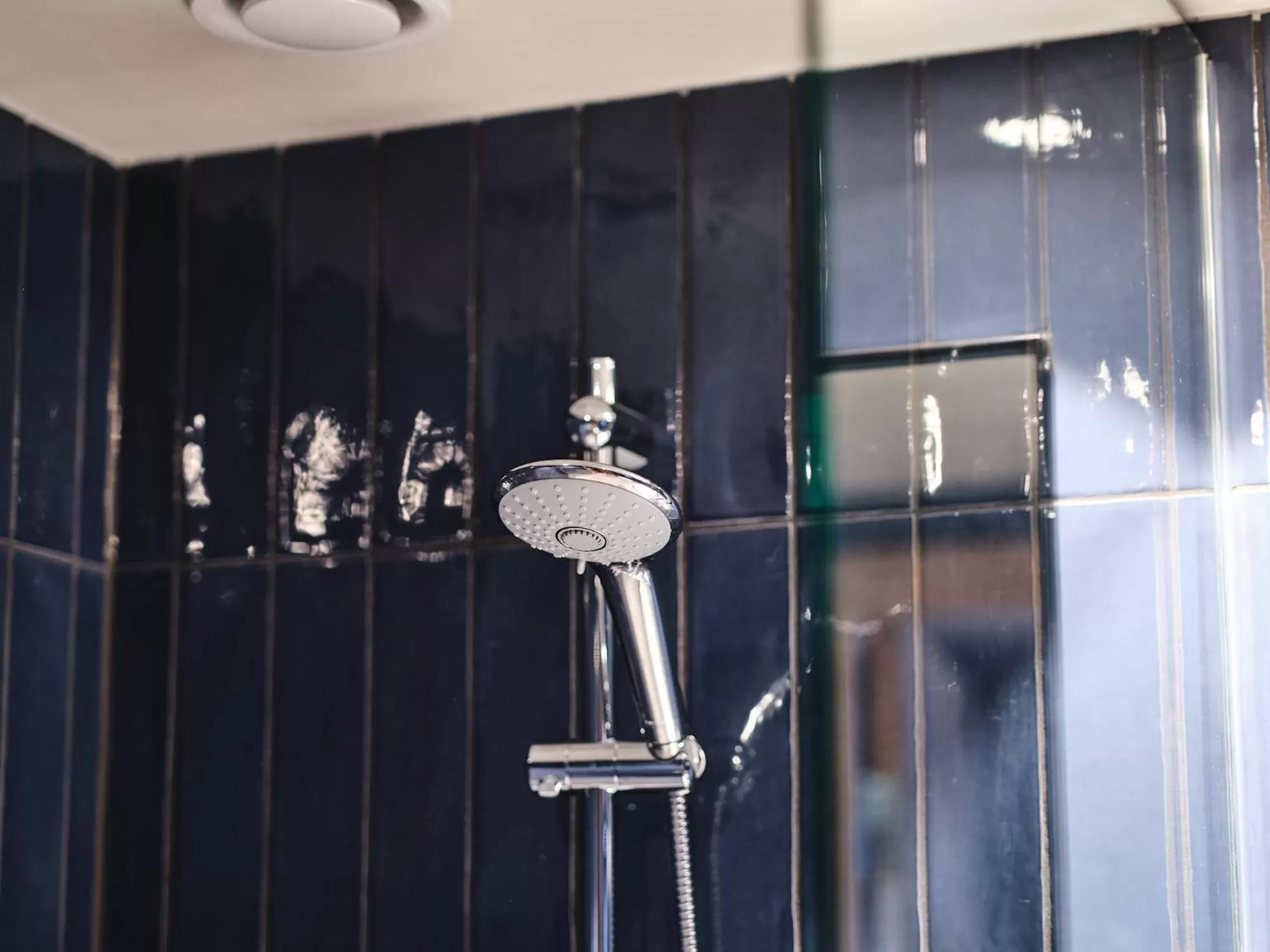 Shower in Quality Hotel Match