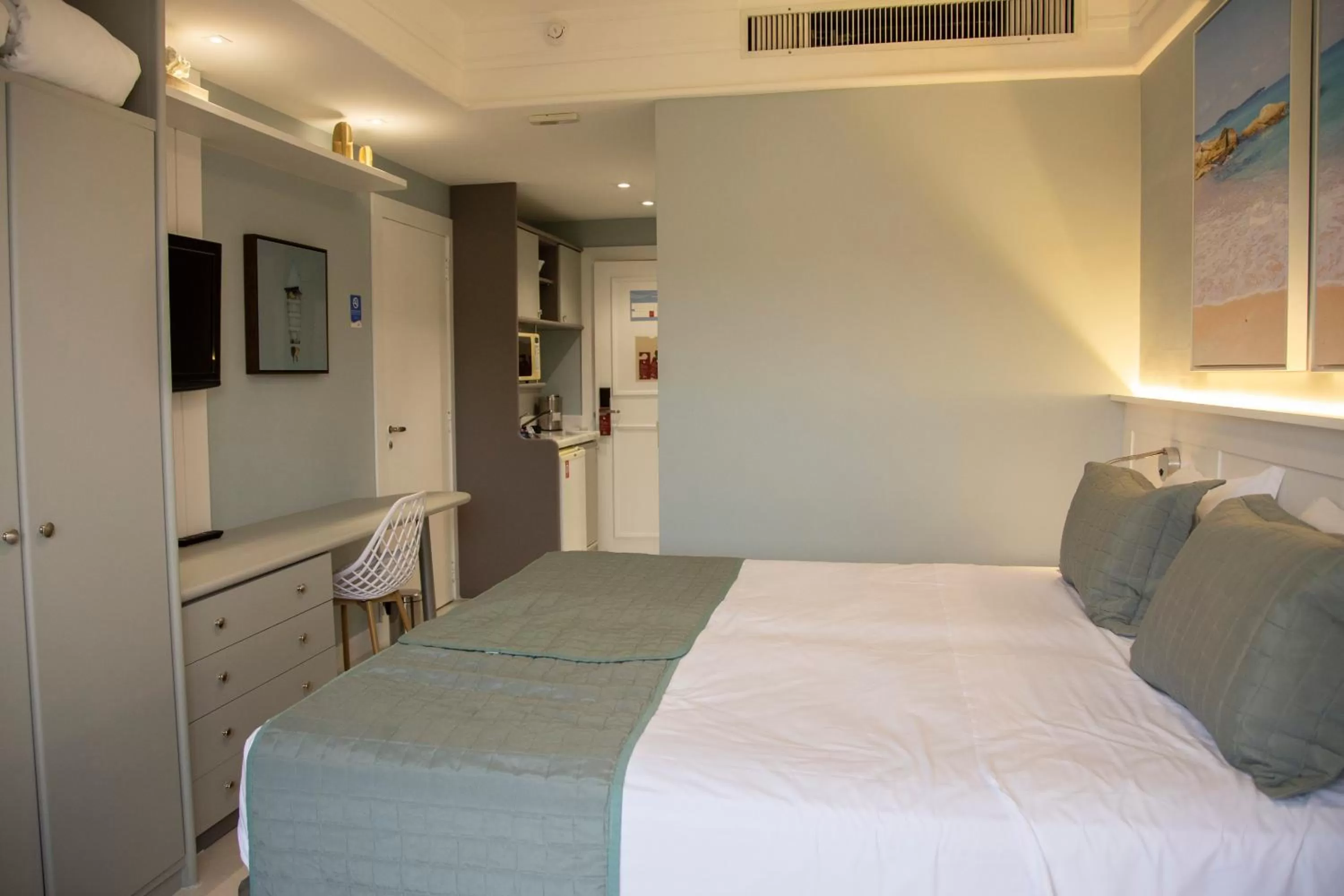 Bedroom, Bed in Jurerê Beach Village - Studio Vista Mar