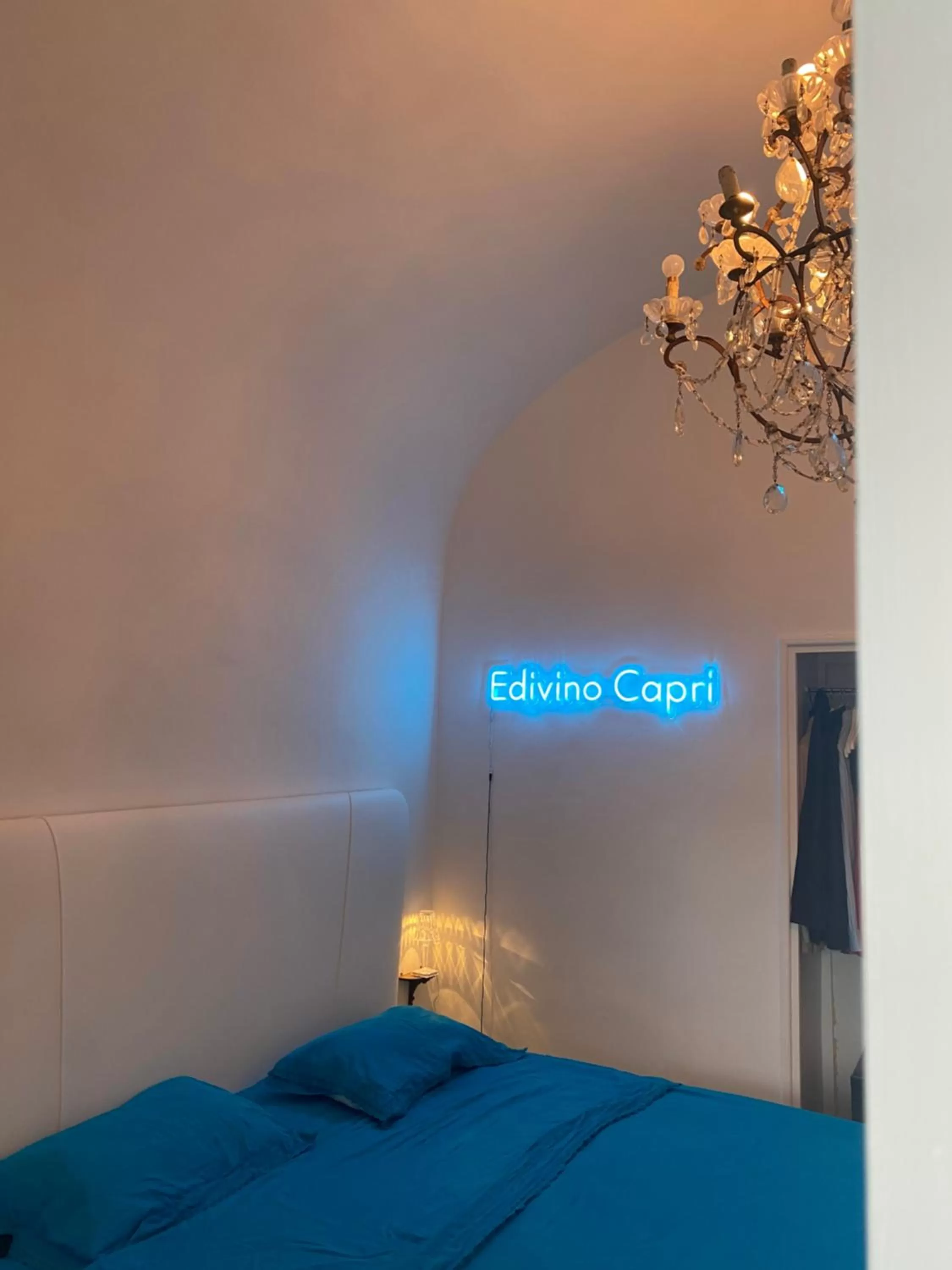 Bed in Suites Edivino Design Capri