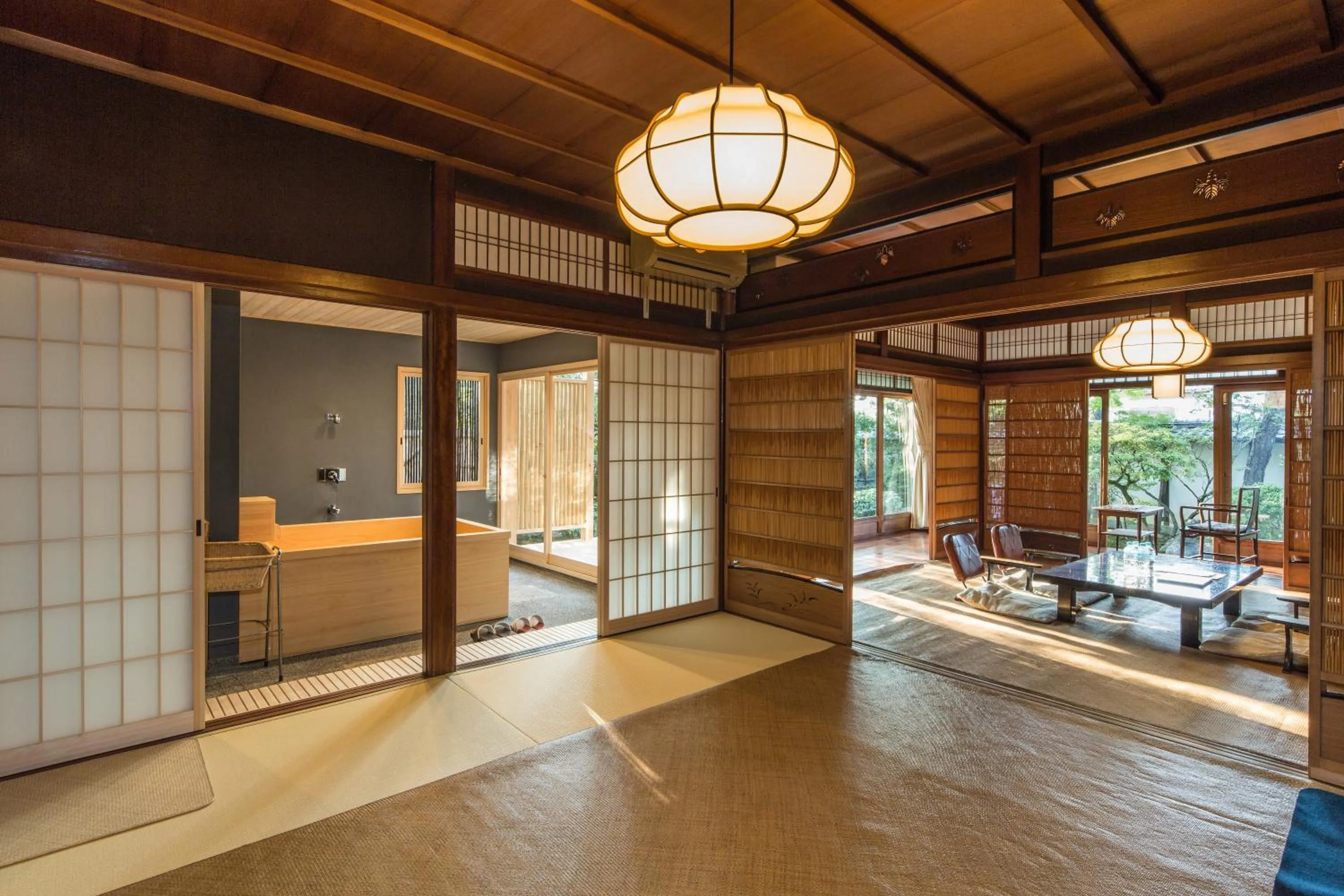 Photo of the whole room in Kyoto Nanzenji Ryokan Yachiyo Established in 1915