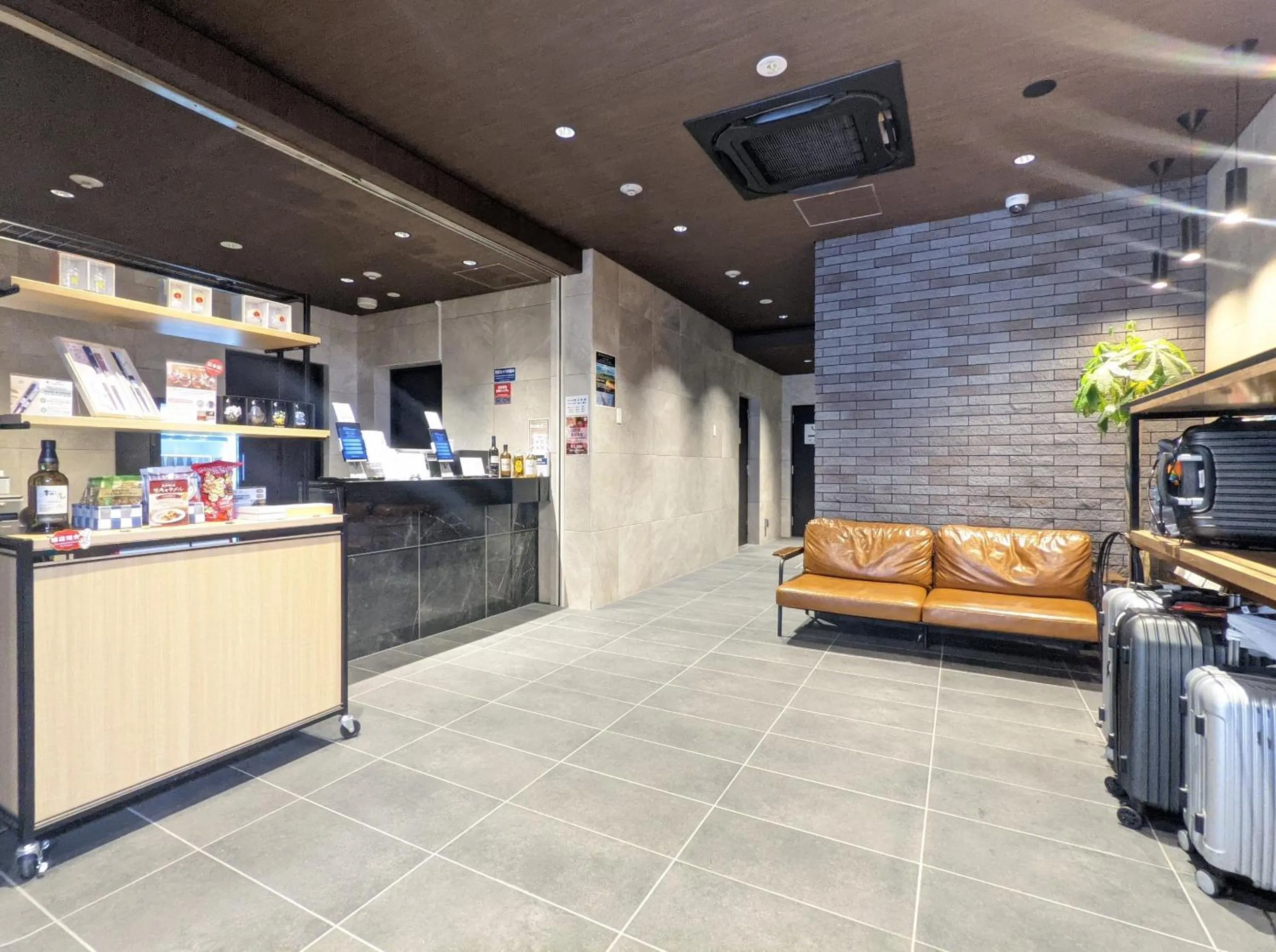 Lobby or reception in ESLEAD HOTEL Namba South Ⅲ