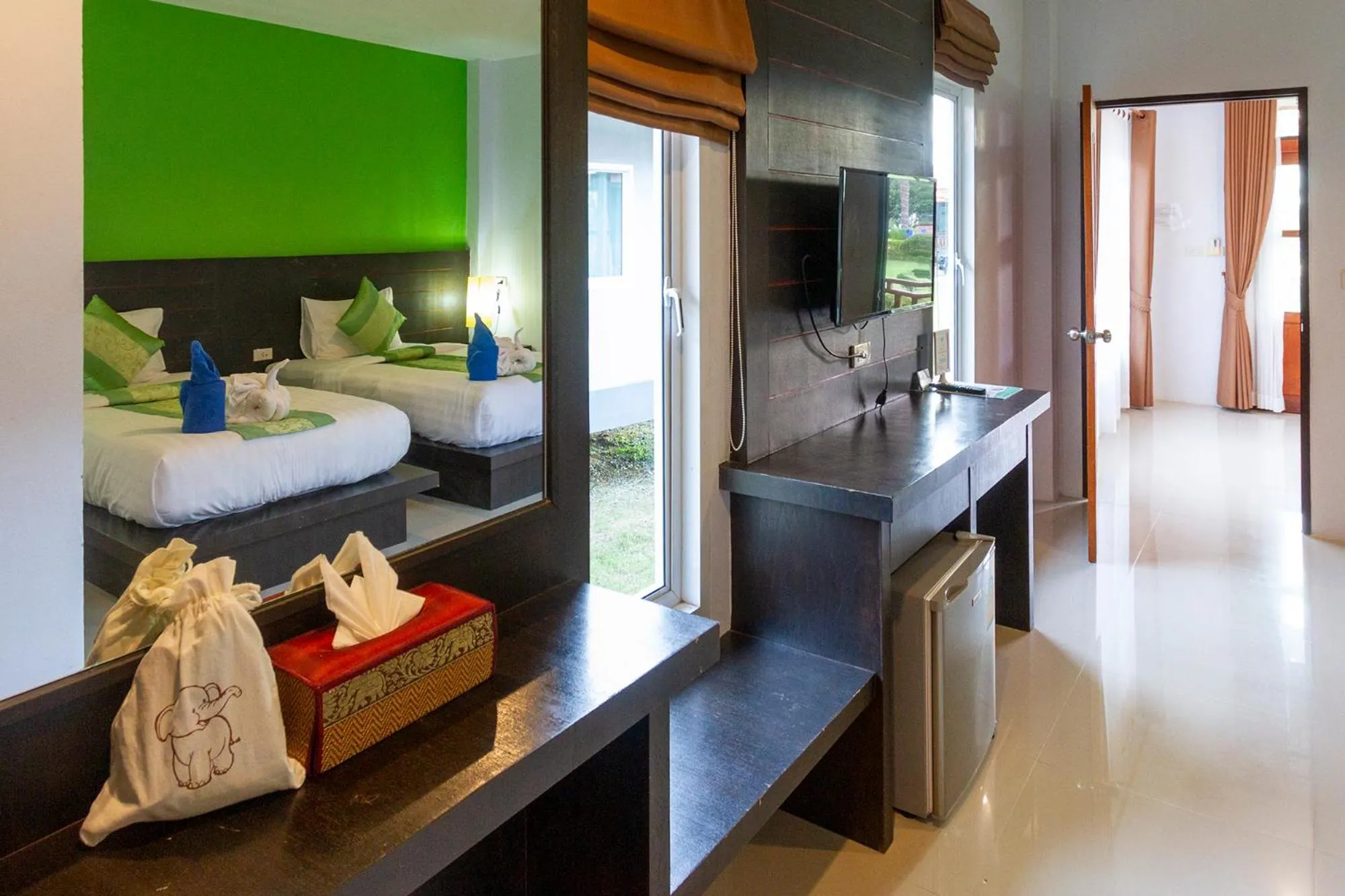 TV and multimedia, Bed in Lanta Lapaya Resort