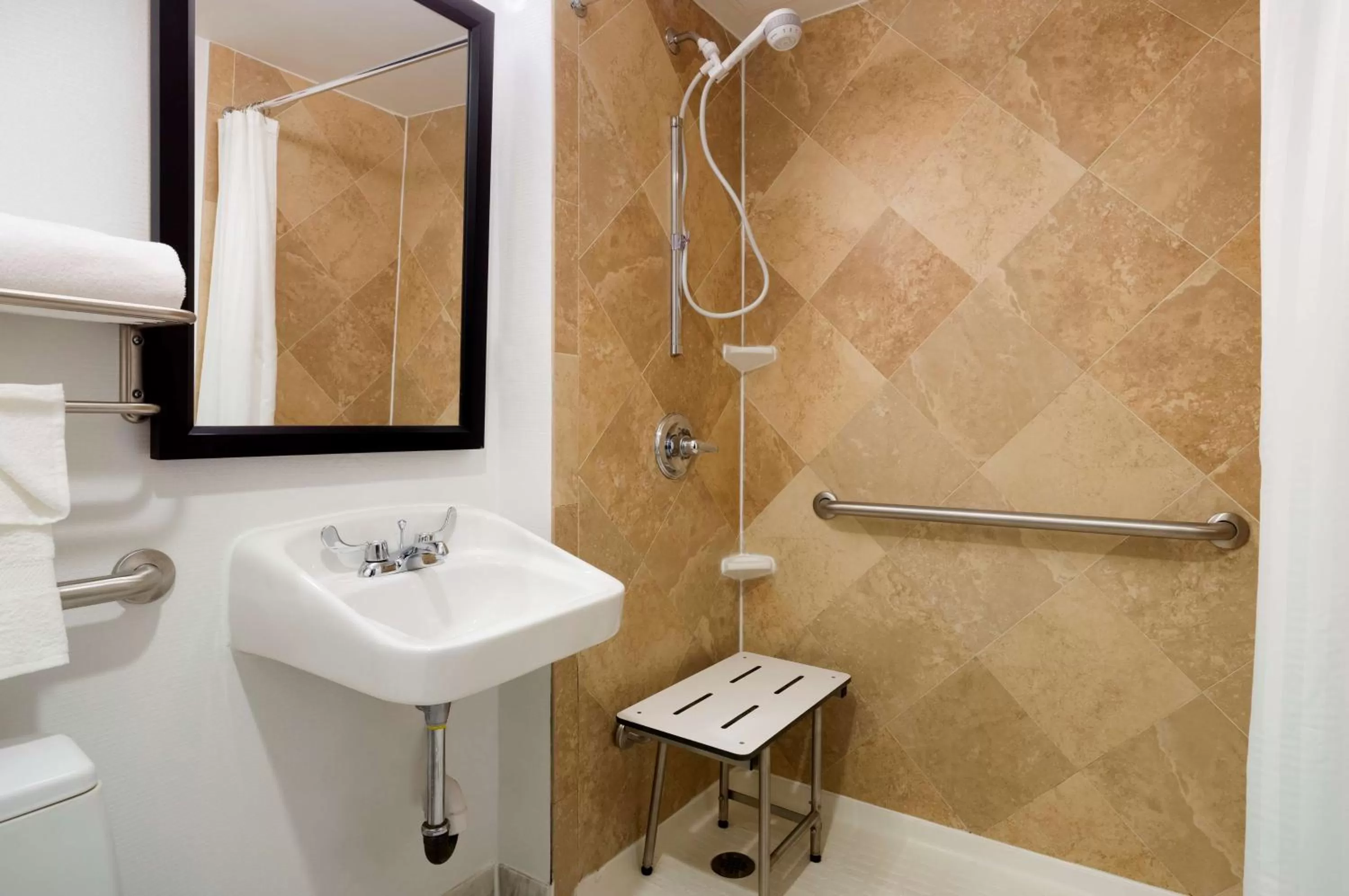 Bathroom in Hampton Inn Seaport Financial District