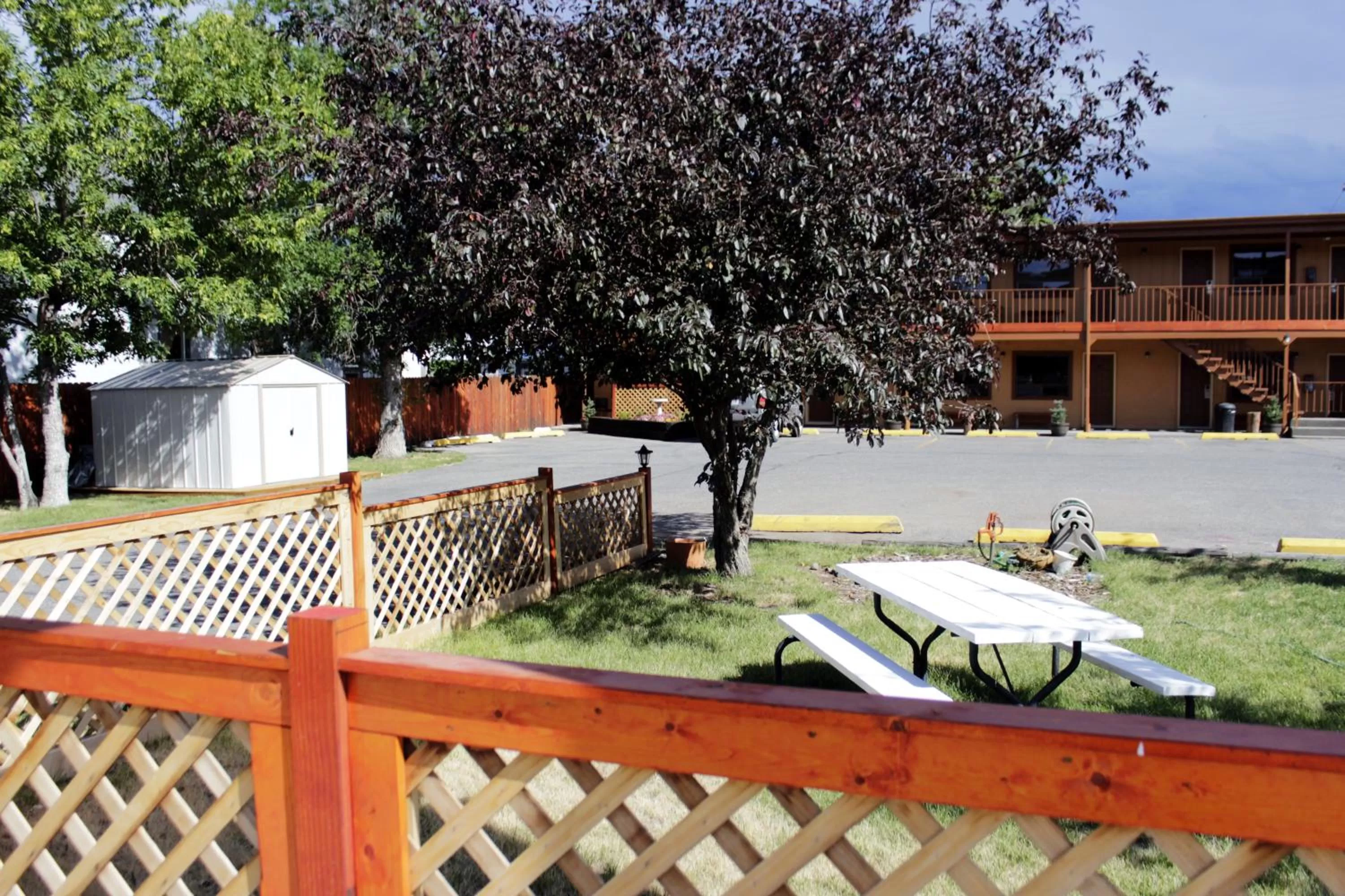 Property building in Country Motor Inn