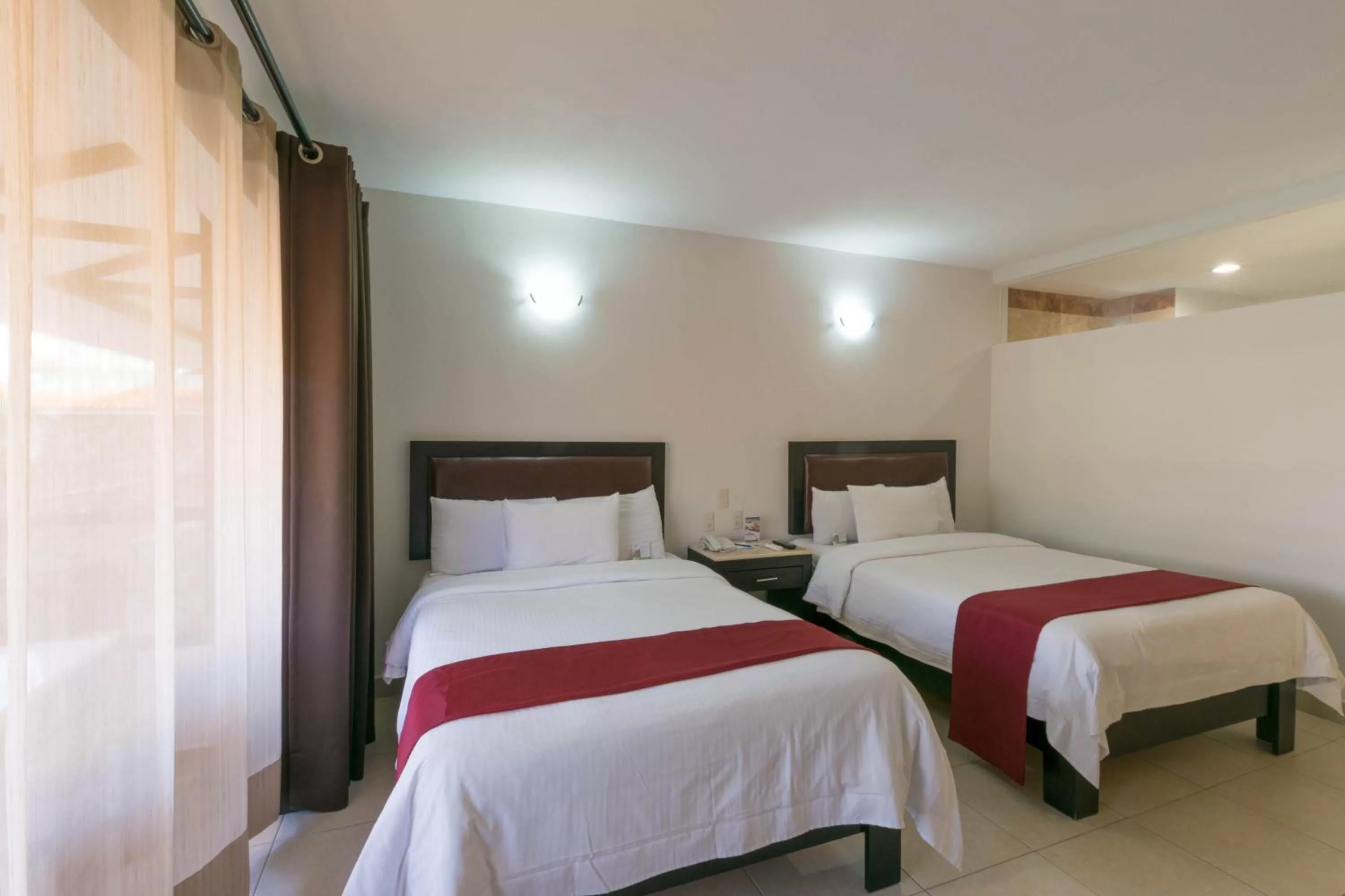 Photo of the whole room, Bed in Real de Minas Poliforum