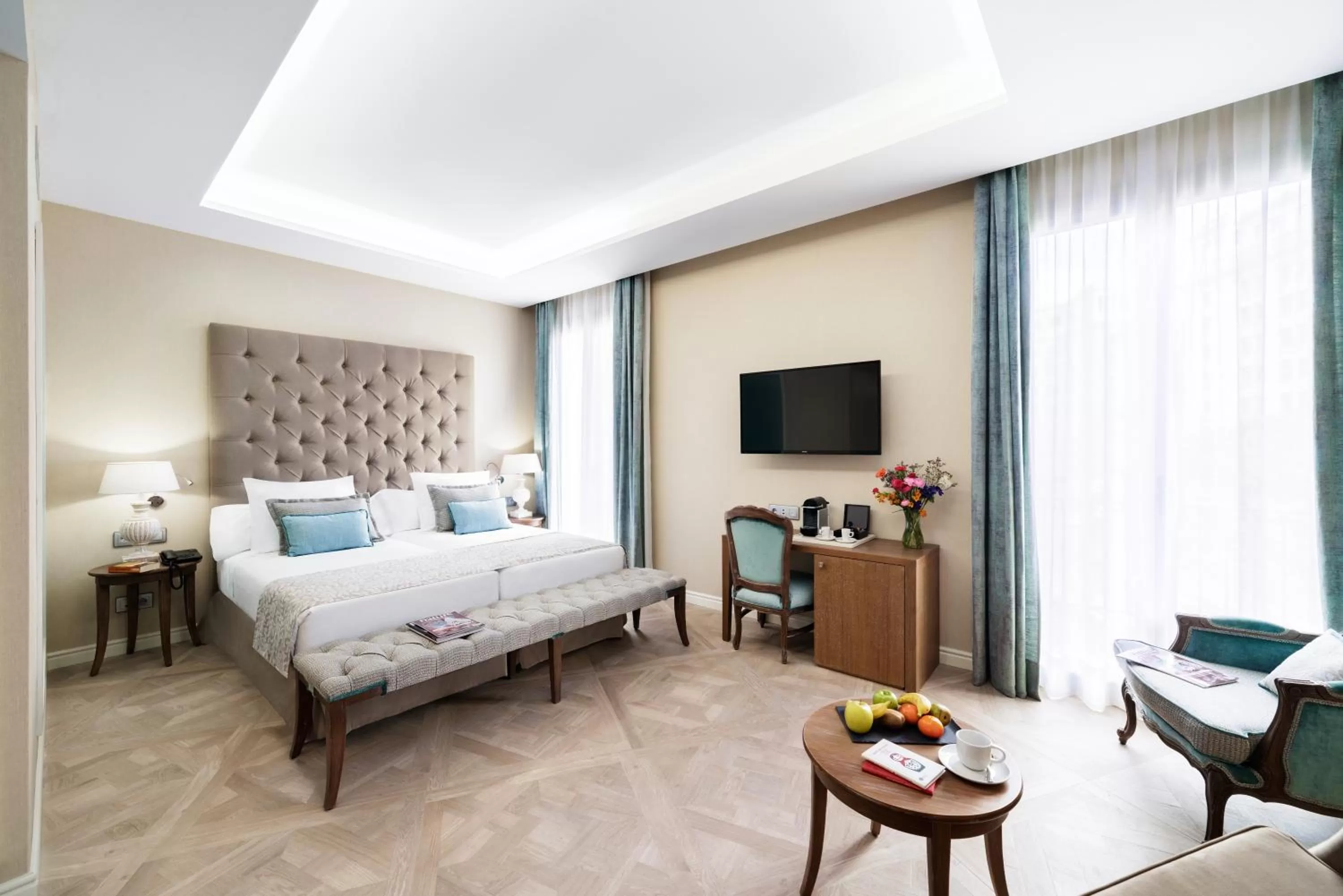 Superior Design Double Room in Colón Hotel Barcelona