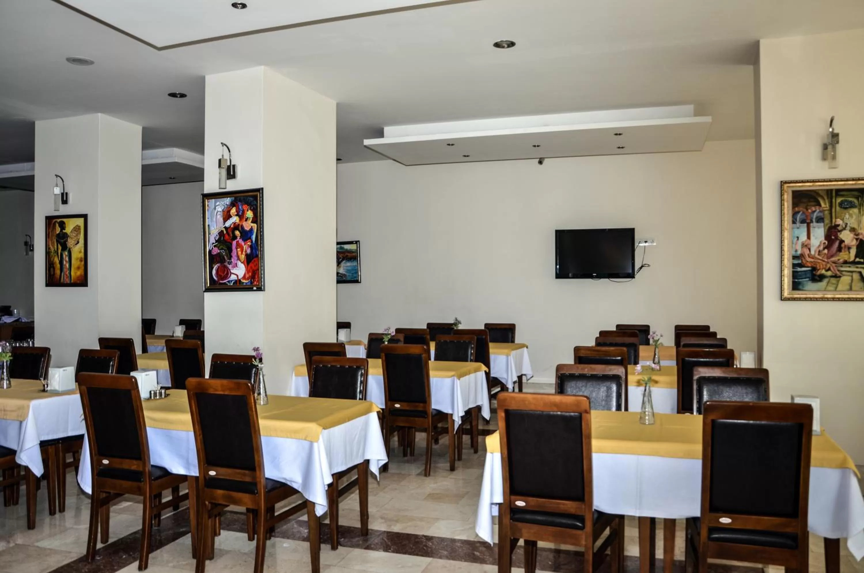 Lounge or bar in Perla Hotel