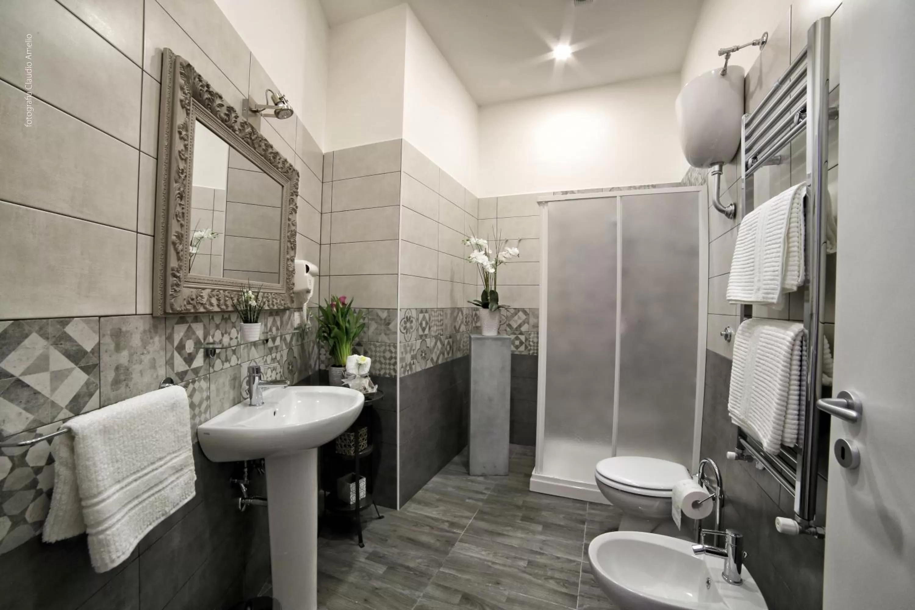 Toilet in Bourbon House