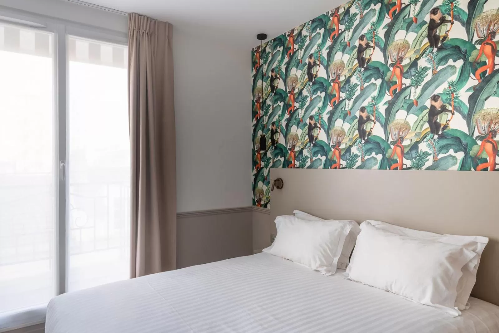 Bed in Hôtel 31 - Paris Tour Eiffel