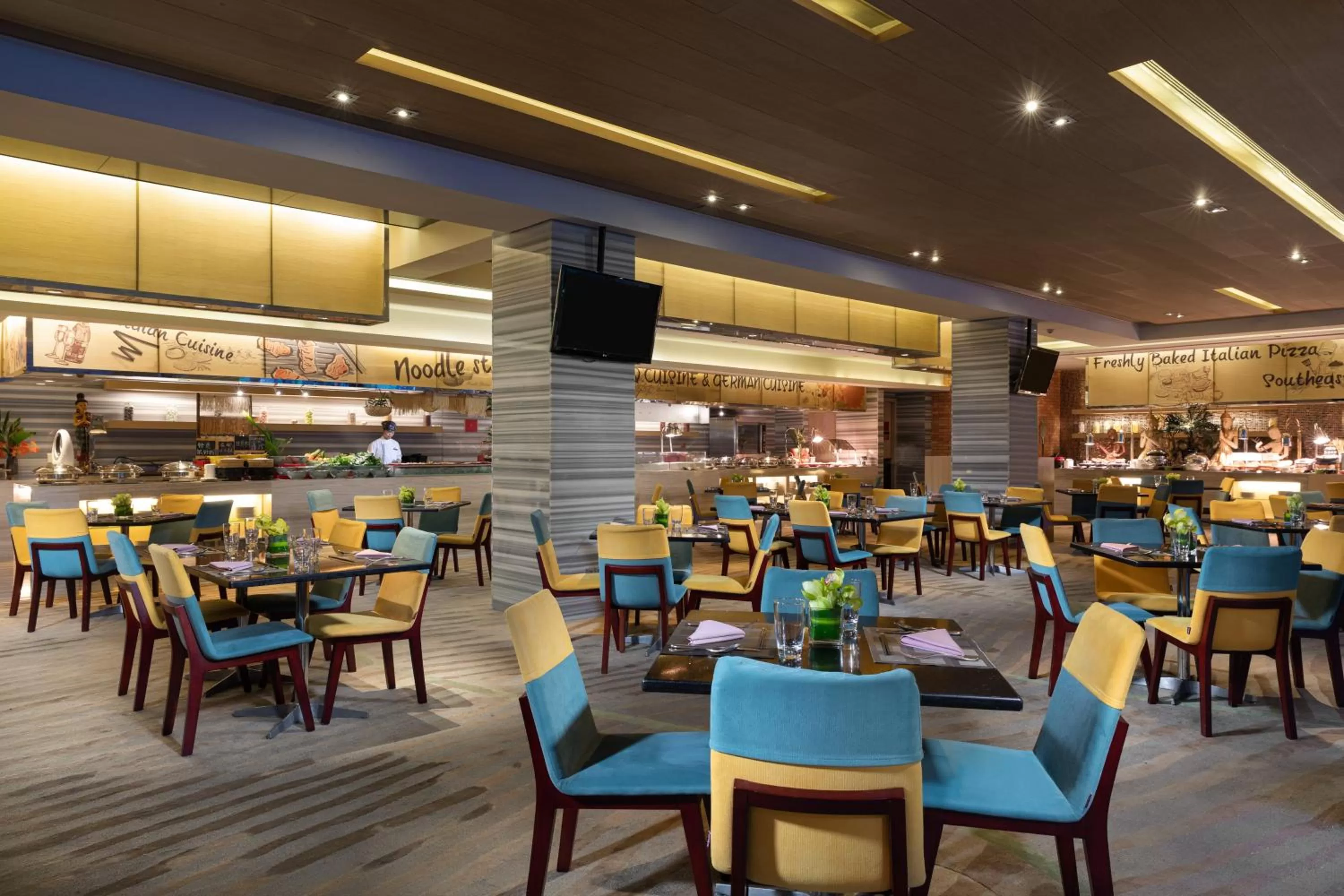 Restaurant/places to eat in Crowne Plaza Guangzhou Huadu by IHG