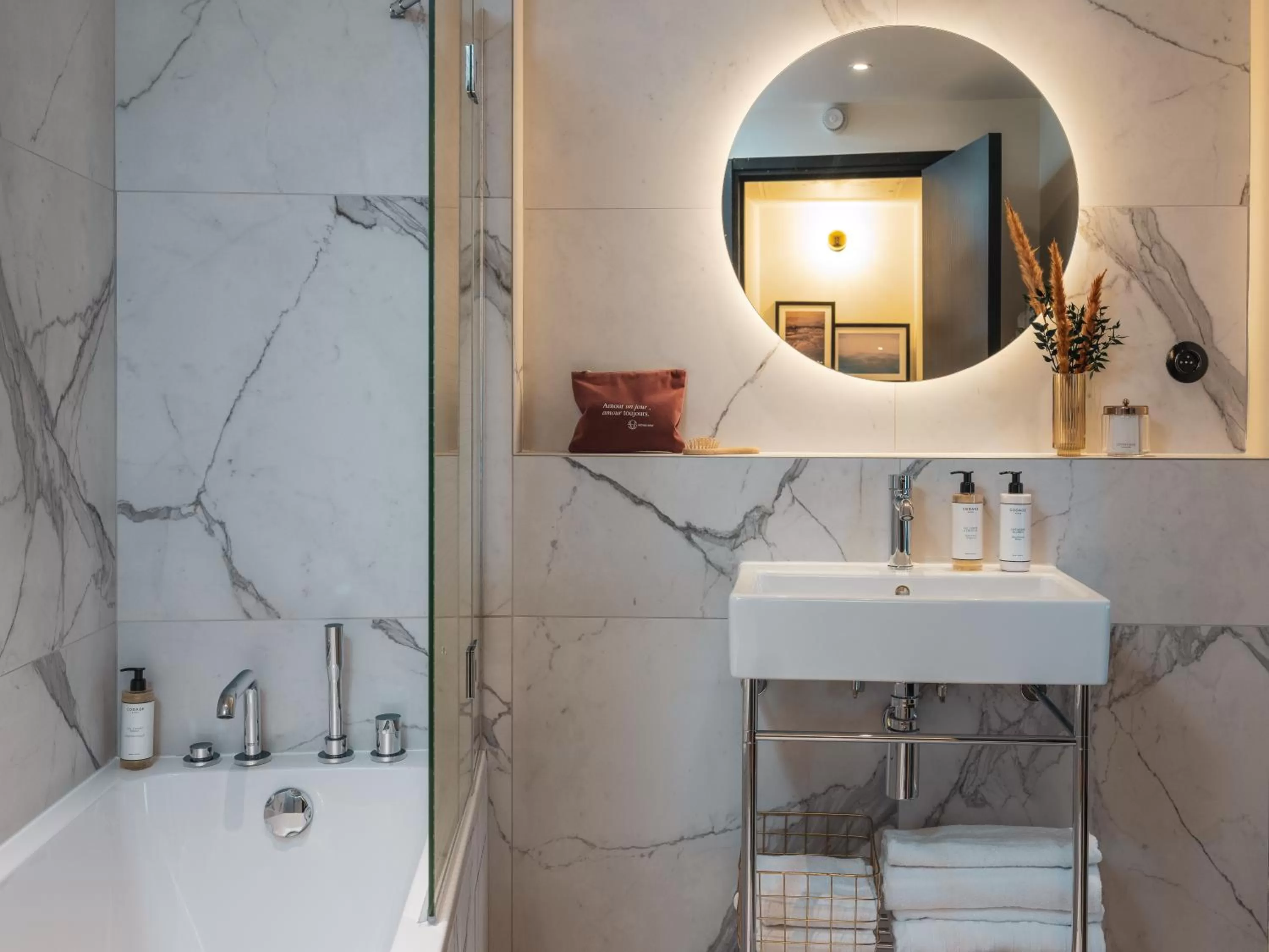 Bathroom in Seven Hotel Paris