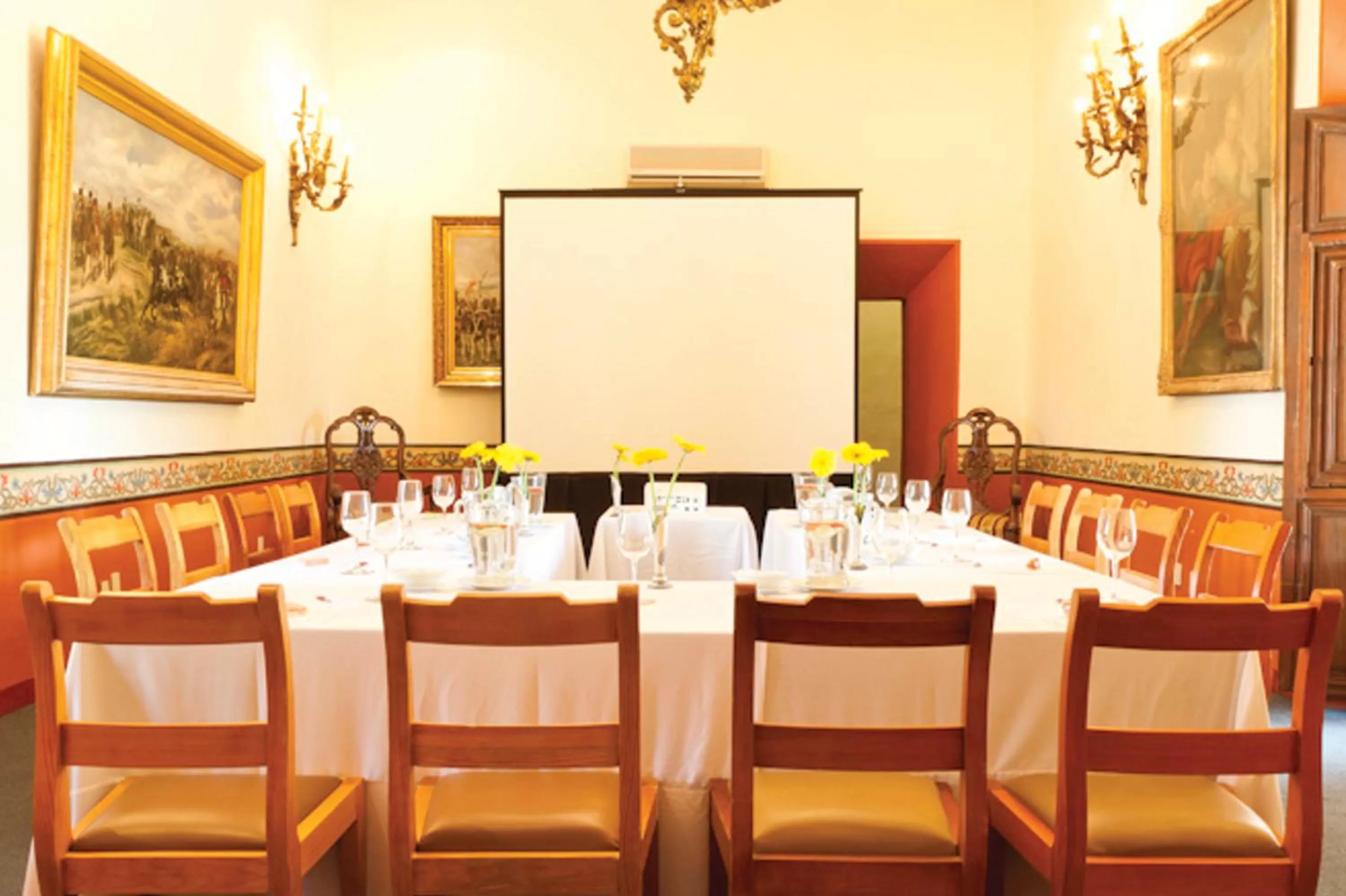 Business facilities, Restaurant/Places to Eat in Mision Grand Juriquilla