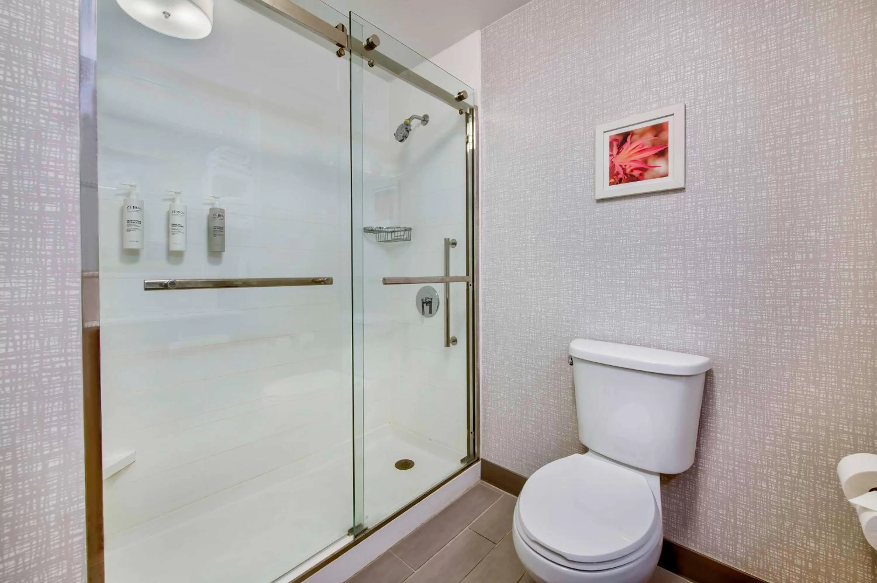 Bathroom in Hampton Inn Cortland