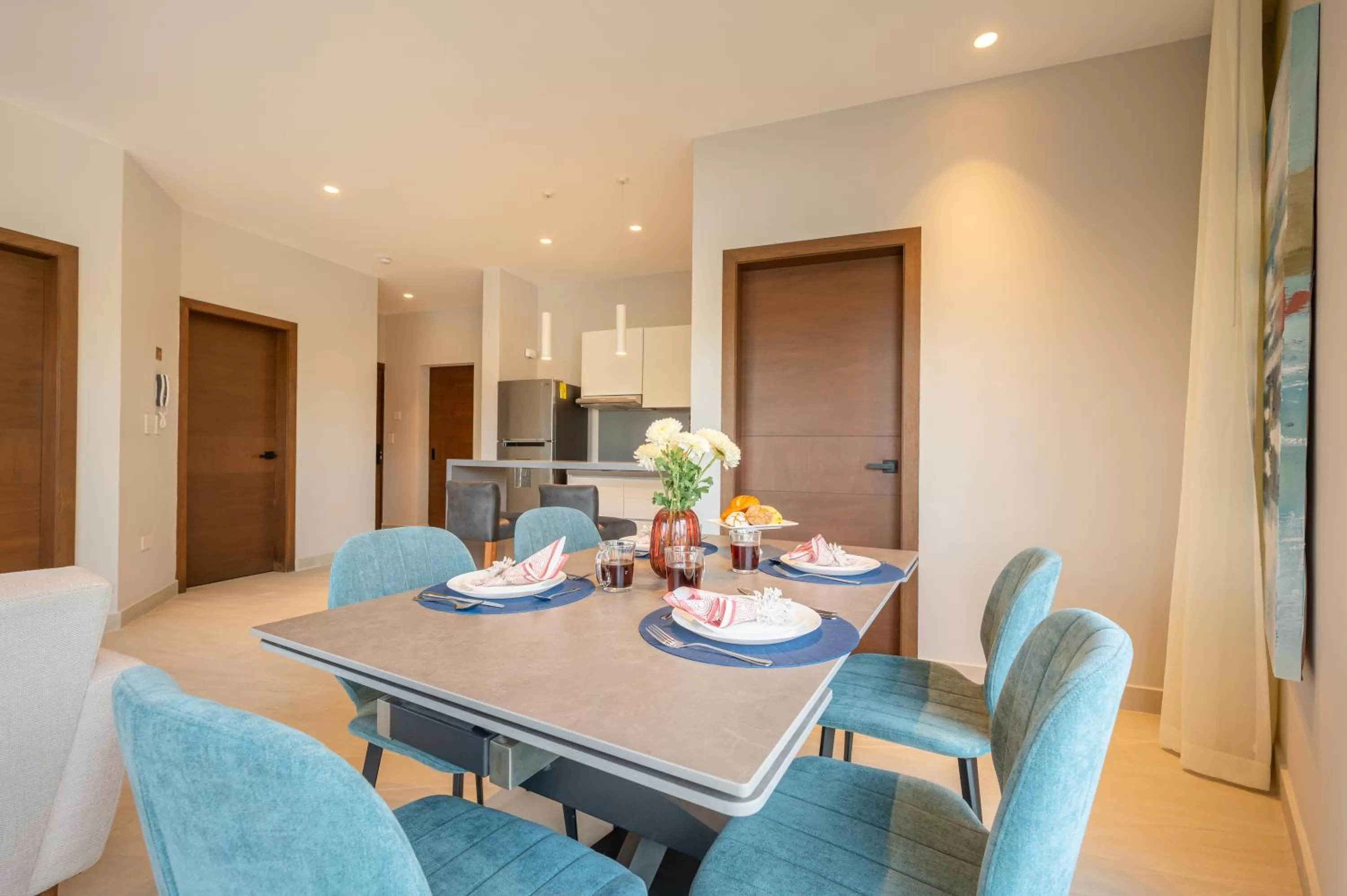 Dining area in Kippal - Modern Oasis - ApartHotel