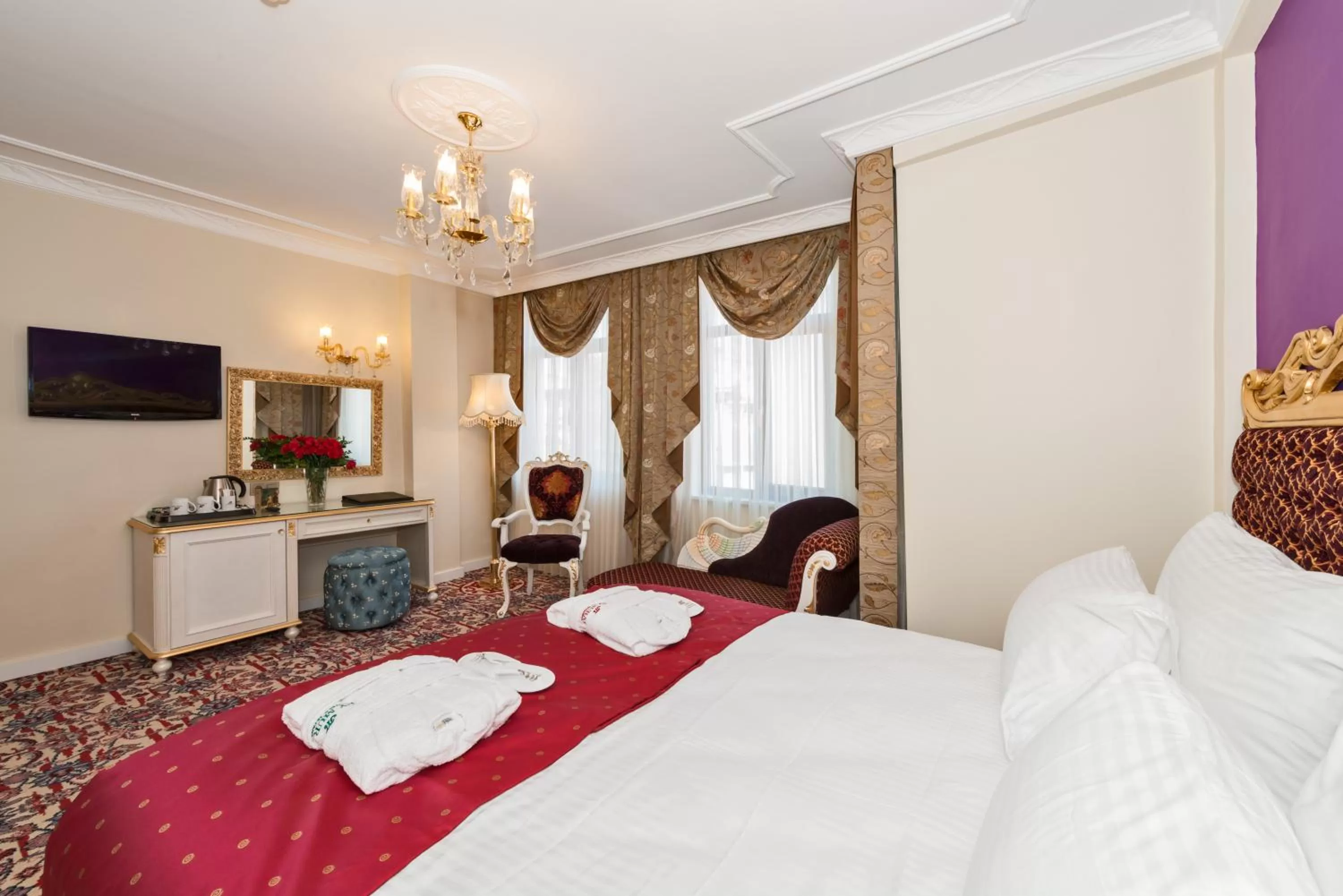 Bed in Galatower Hotel