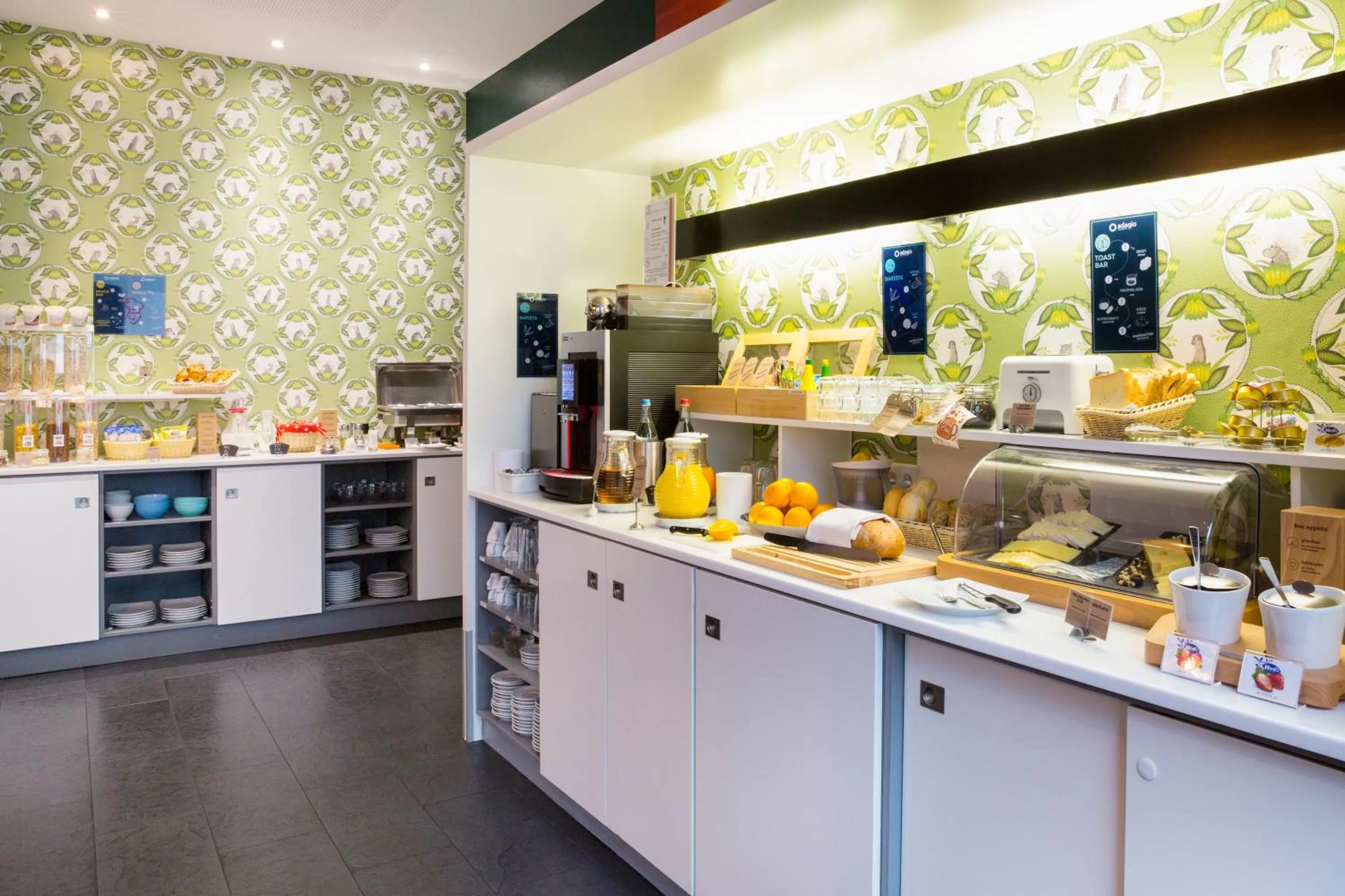 Food and drinks in Aparthotel Adagio Basel City