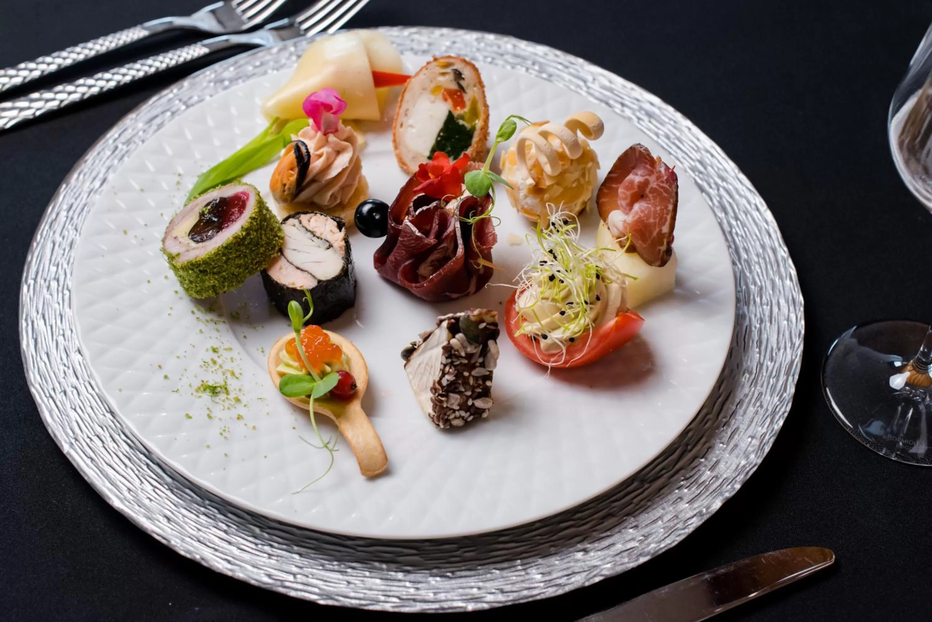 Restaurant/places to eat in Hotel Oxford By TimHotels