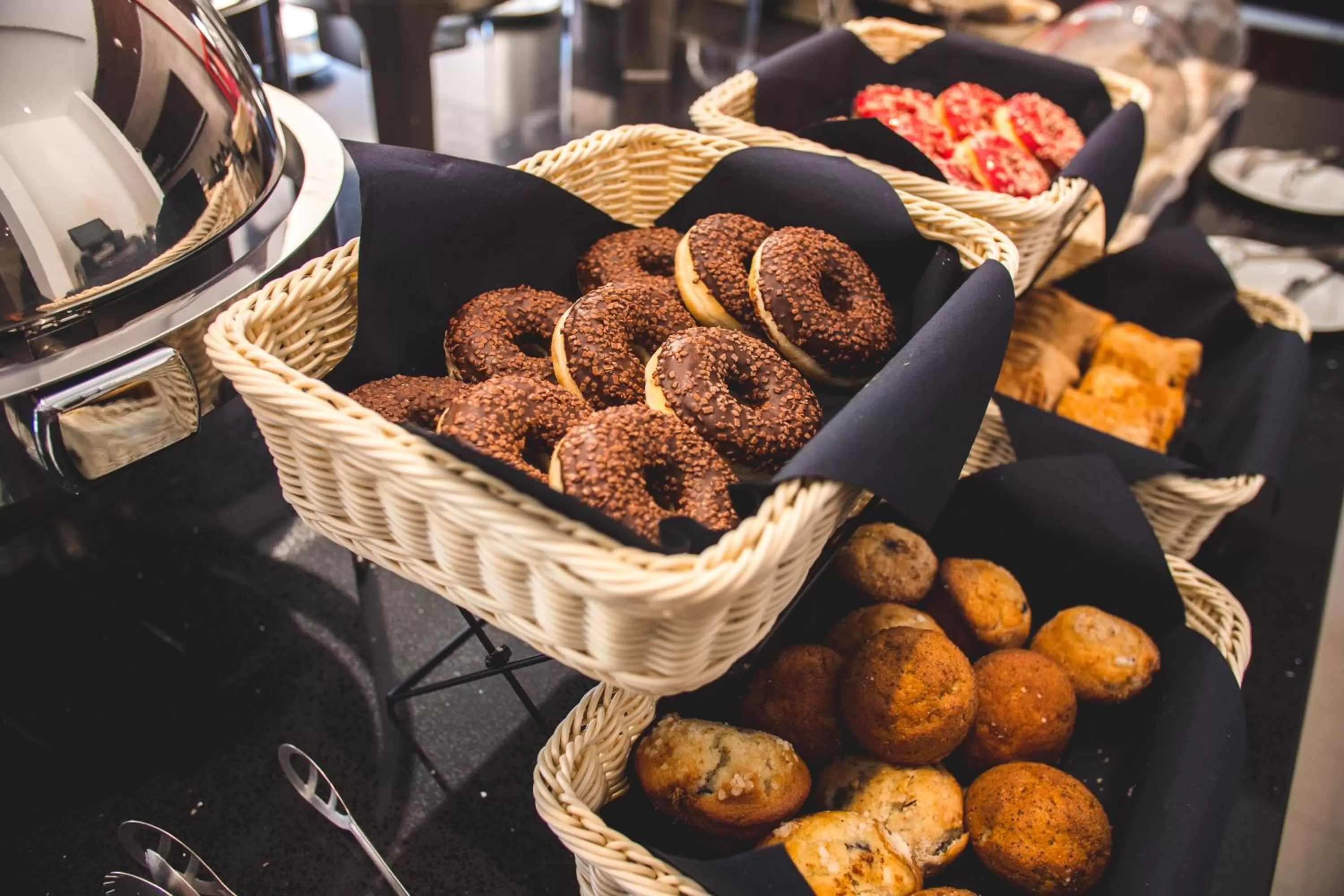 Dining area in Wyndham Santiago Aeropuerto