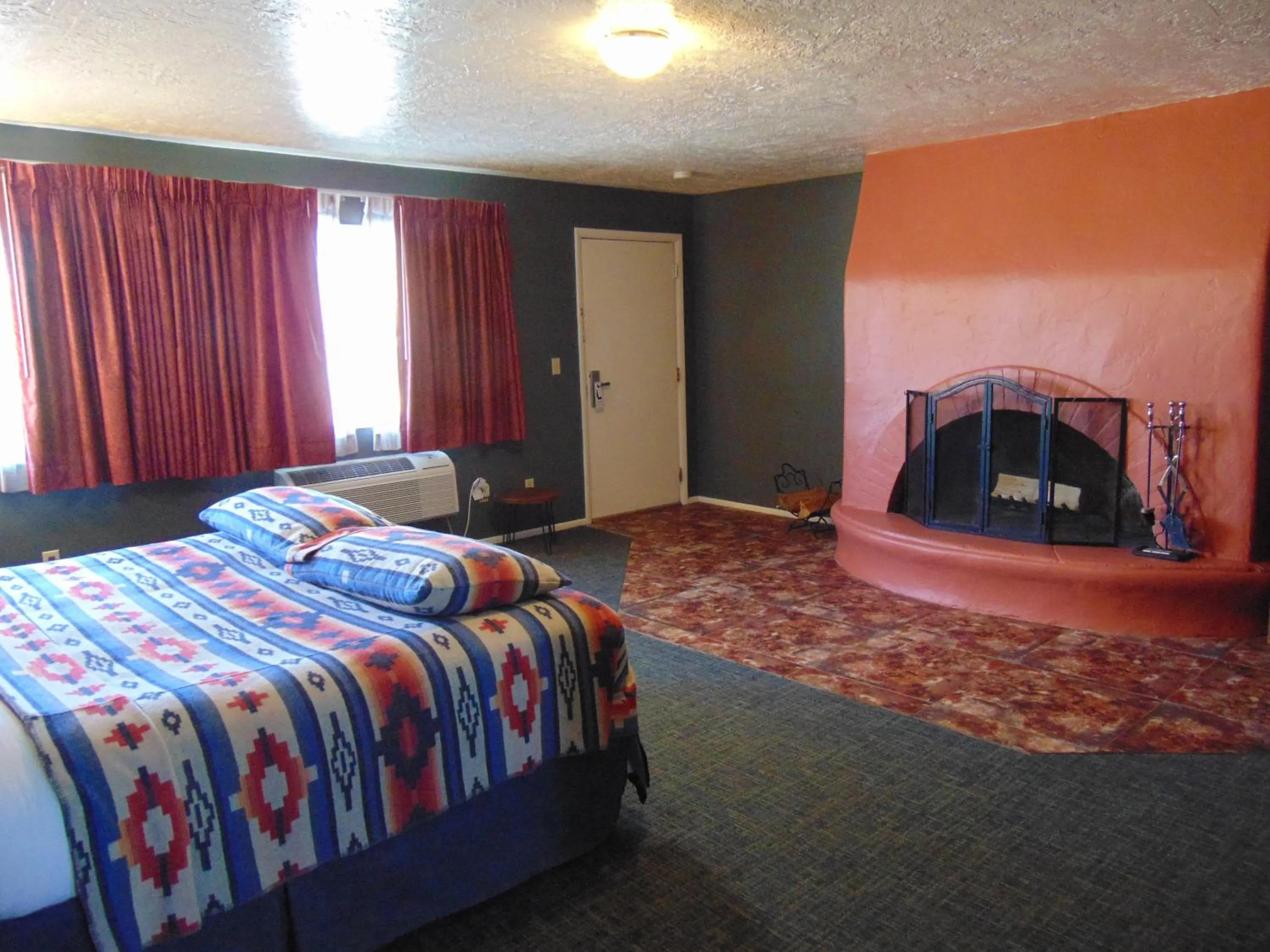 Living room, Bed in Bryce Canyon Resort