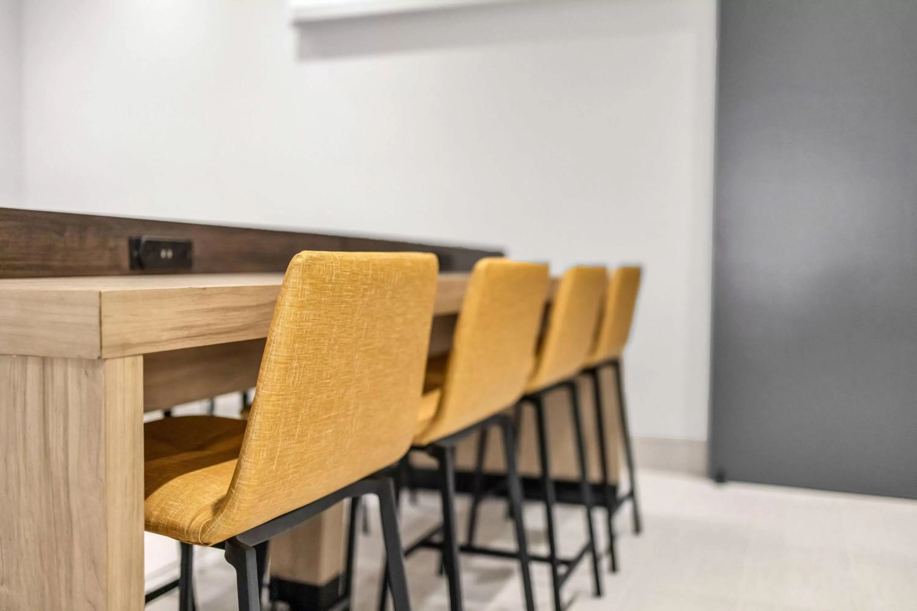 Restaurant/places to eat in La Quinta Inn & Suites by Wyndham San Jose Airport-Downtown