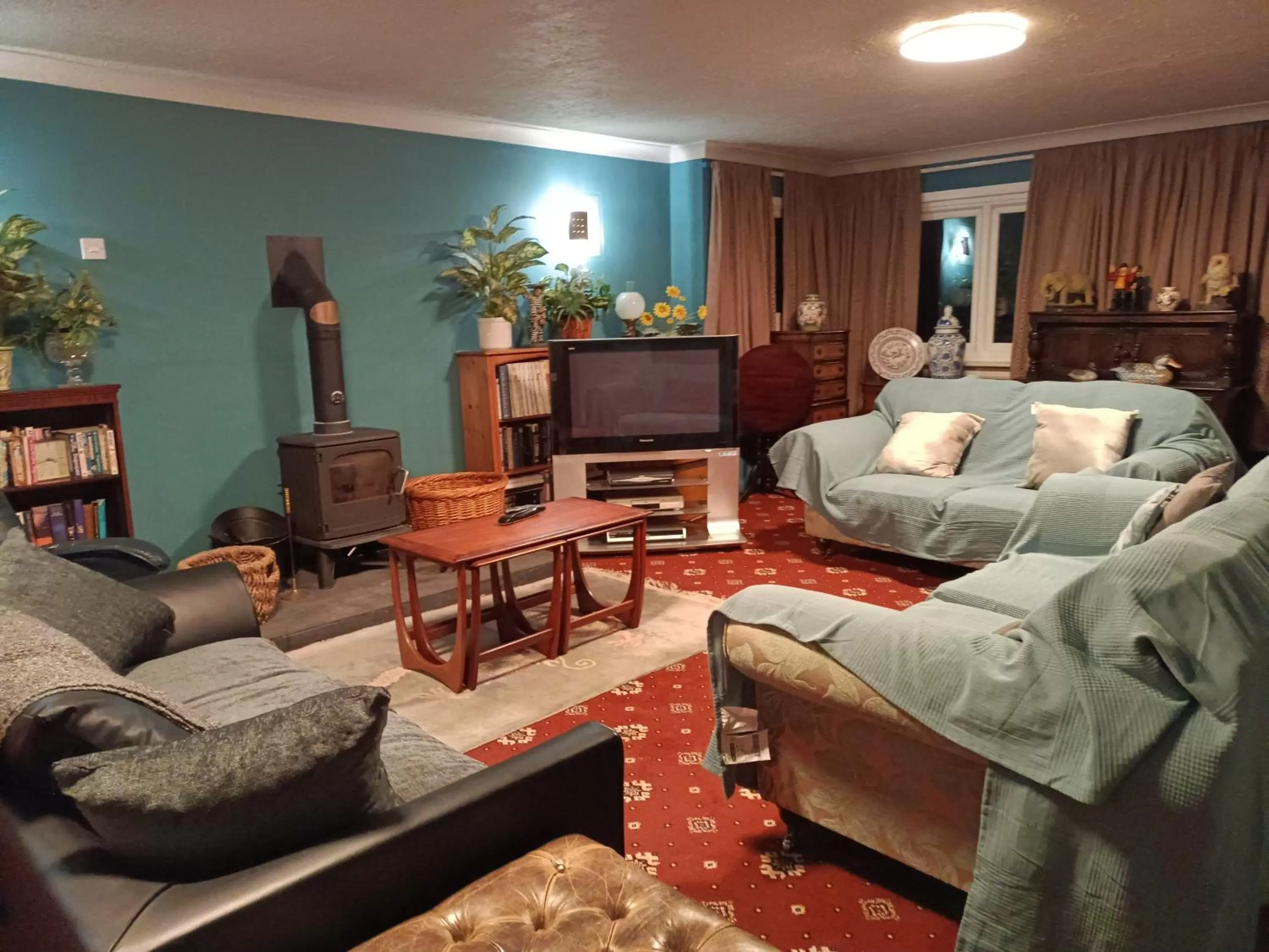 Seating Area in Hotel 5 Ravenhurst Drive M6 J7