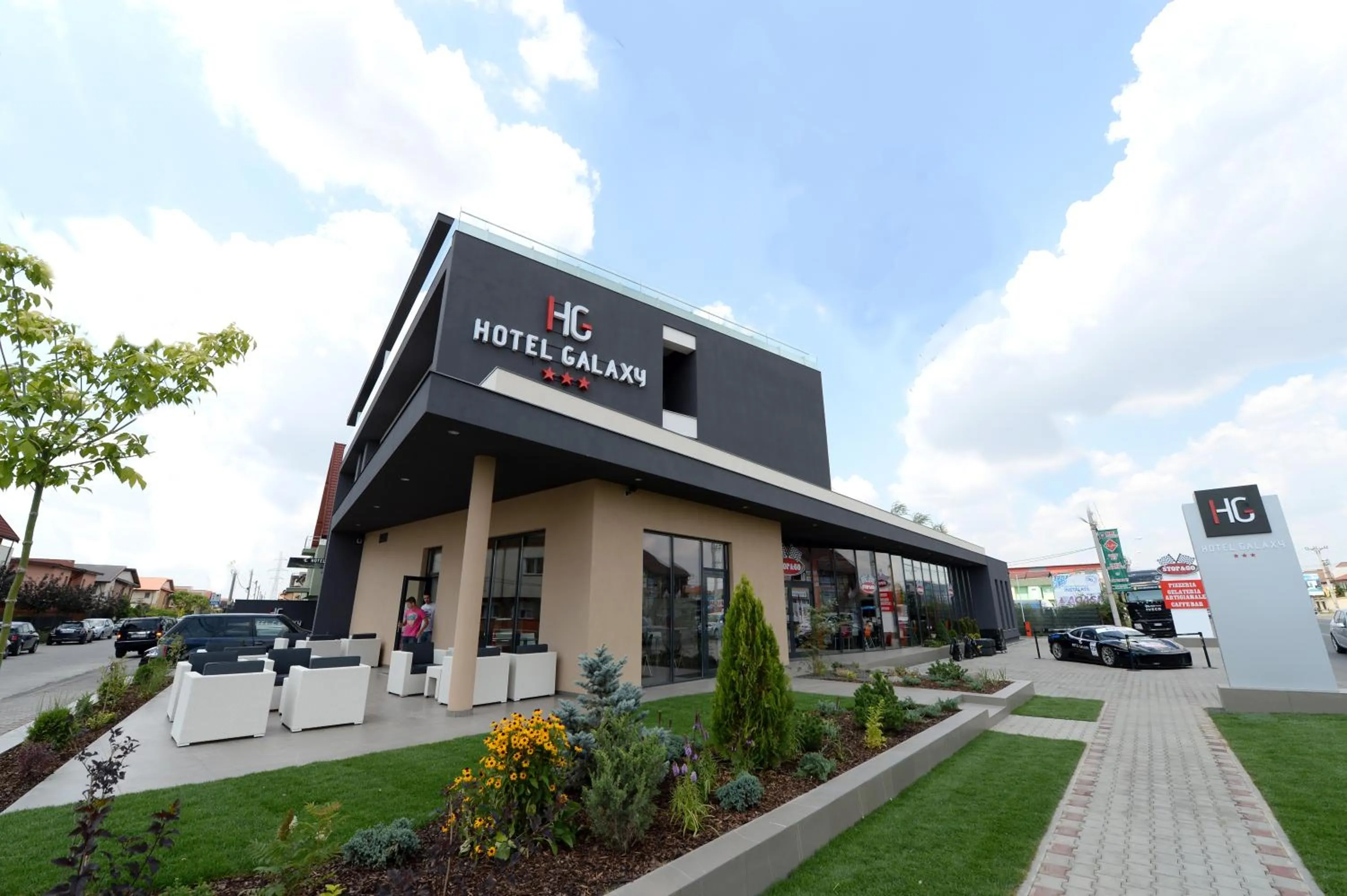 Facade/entrance in Hotel Galaxy