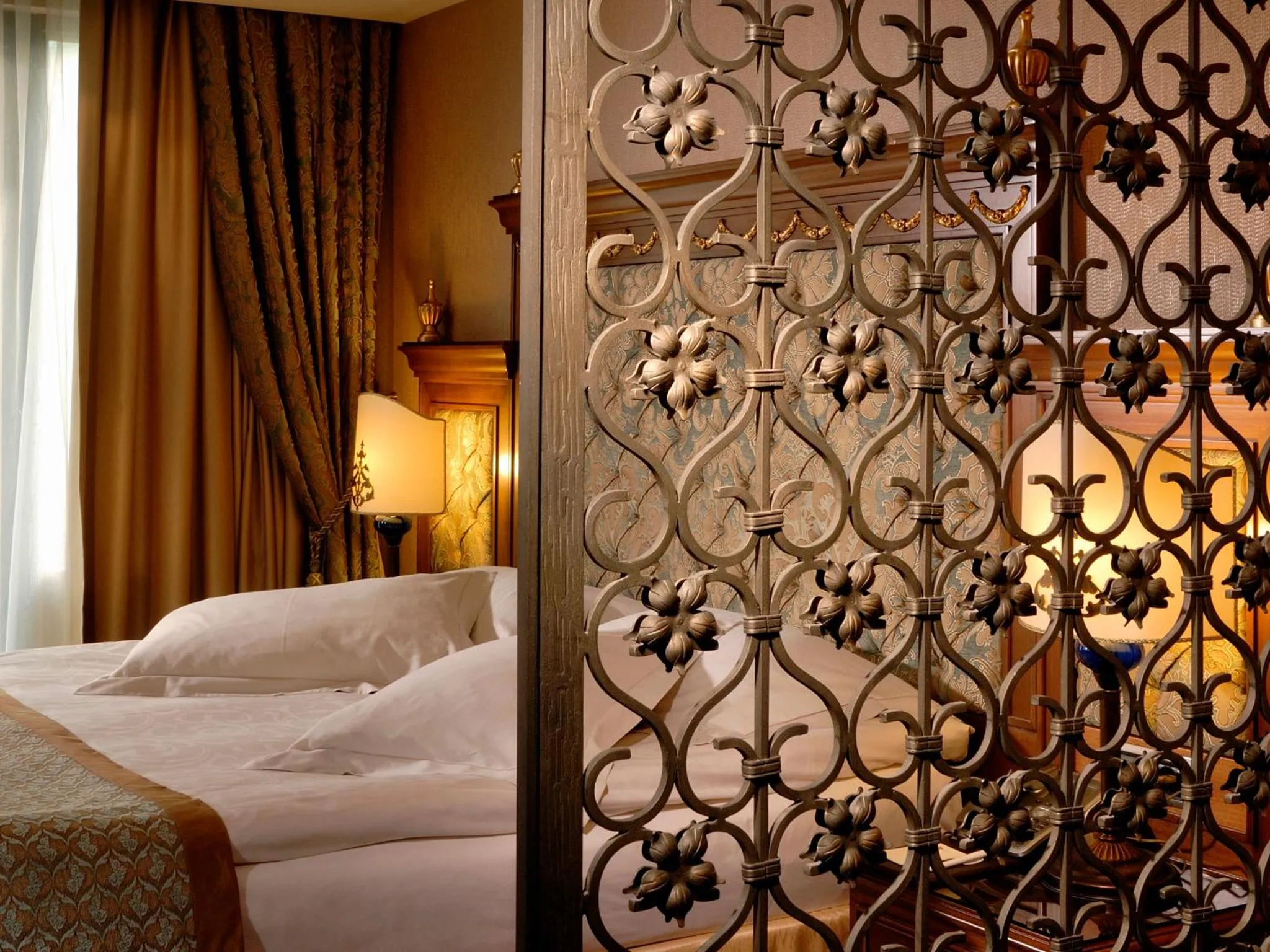 Decorative detail, Bed in The Central Palace Taksim