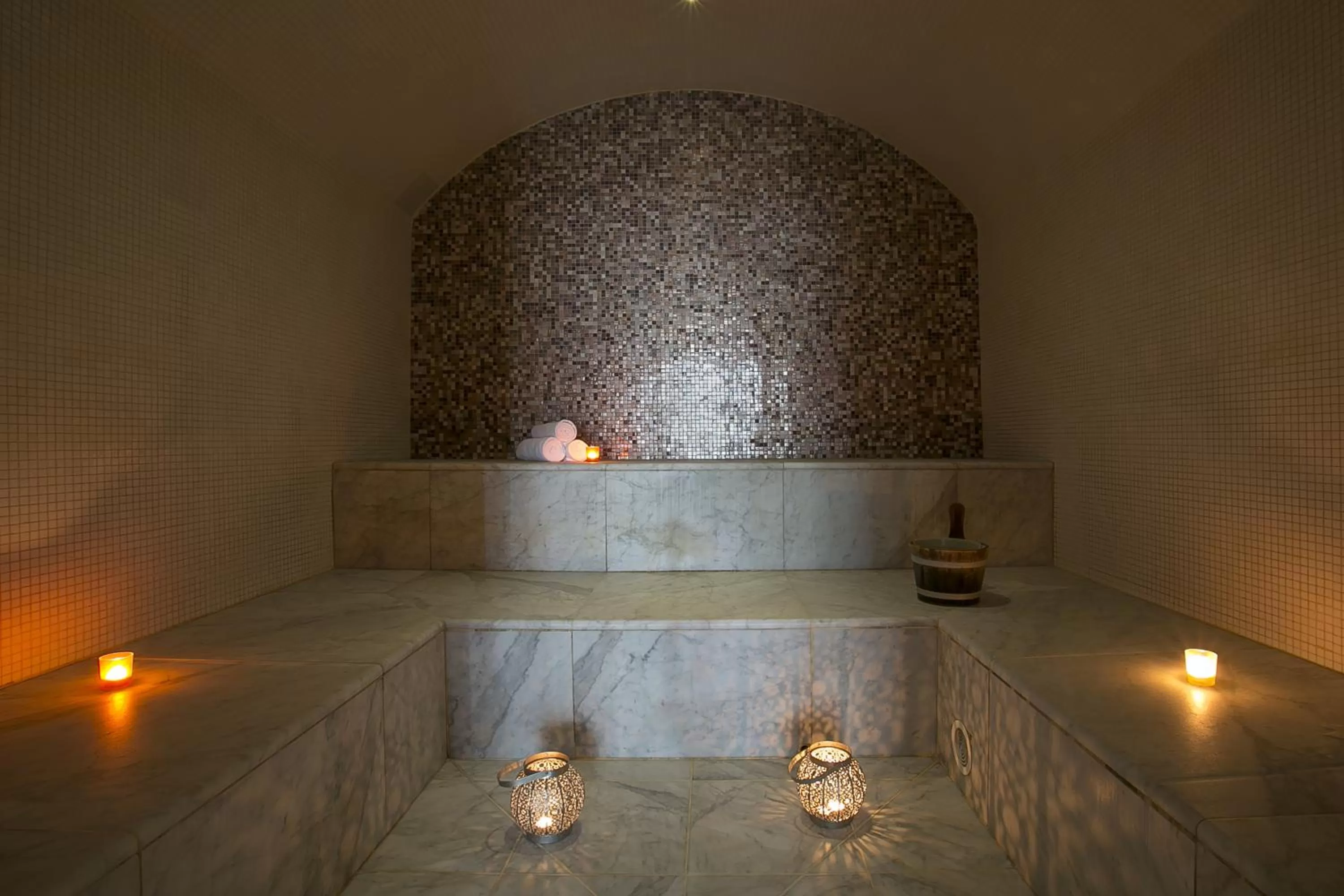 Steam room in Best Western Hotel Sourcéo