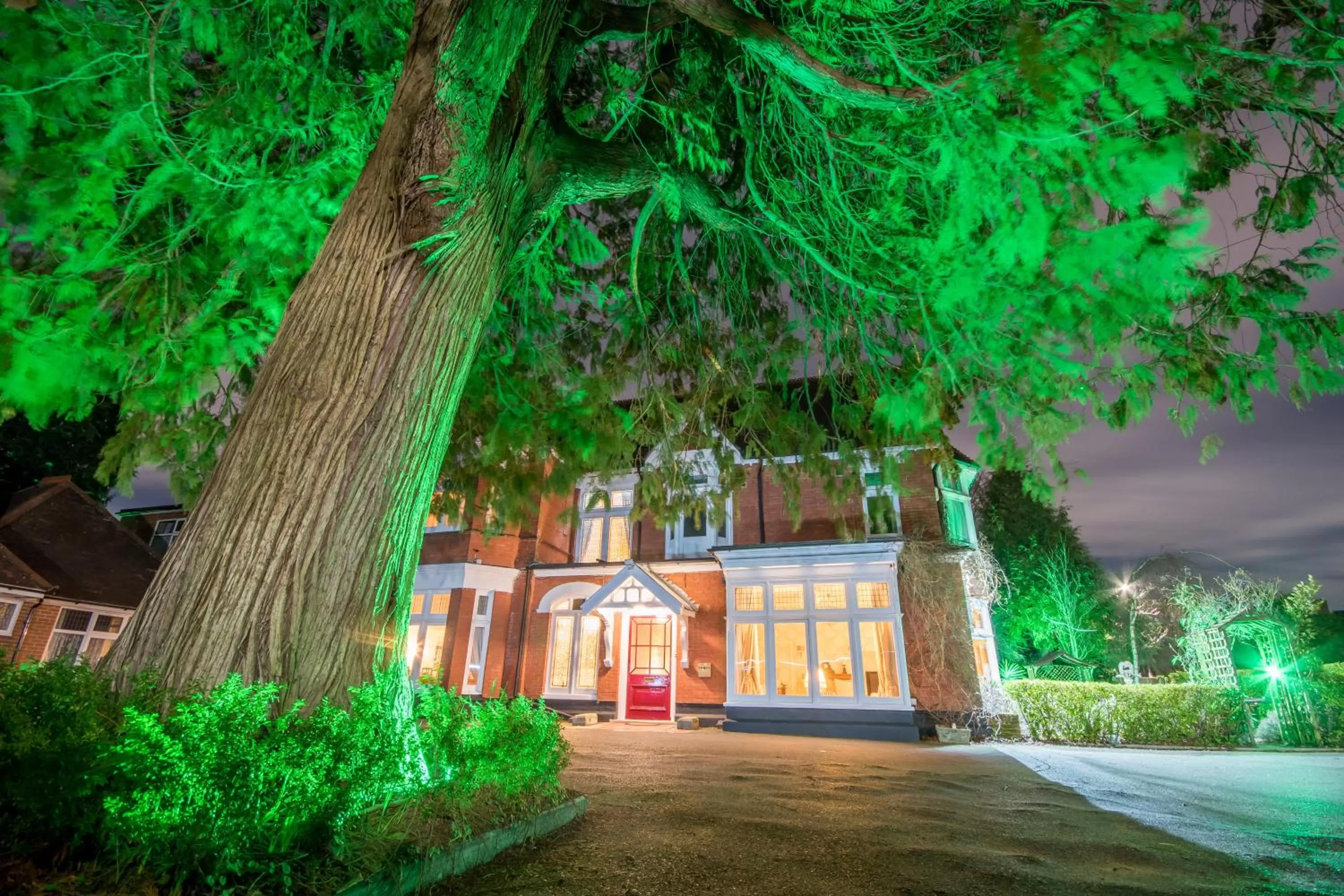 Facade/entrance in Grovefield Manor