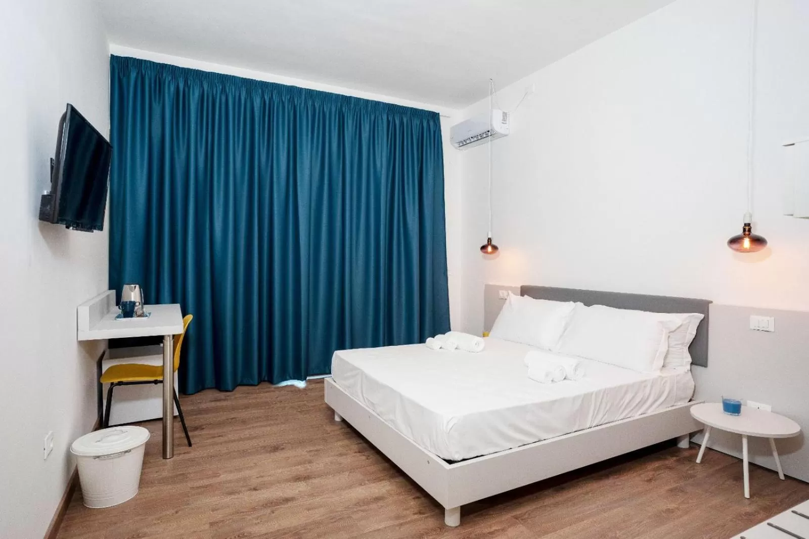 Bedroom, Bed in Sorrento B&amp;D Rooms