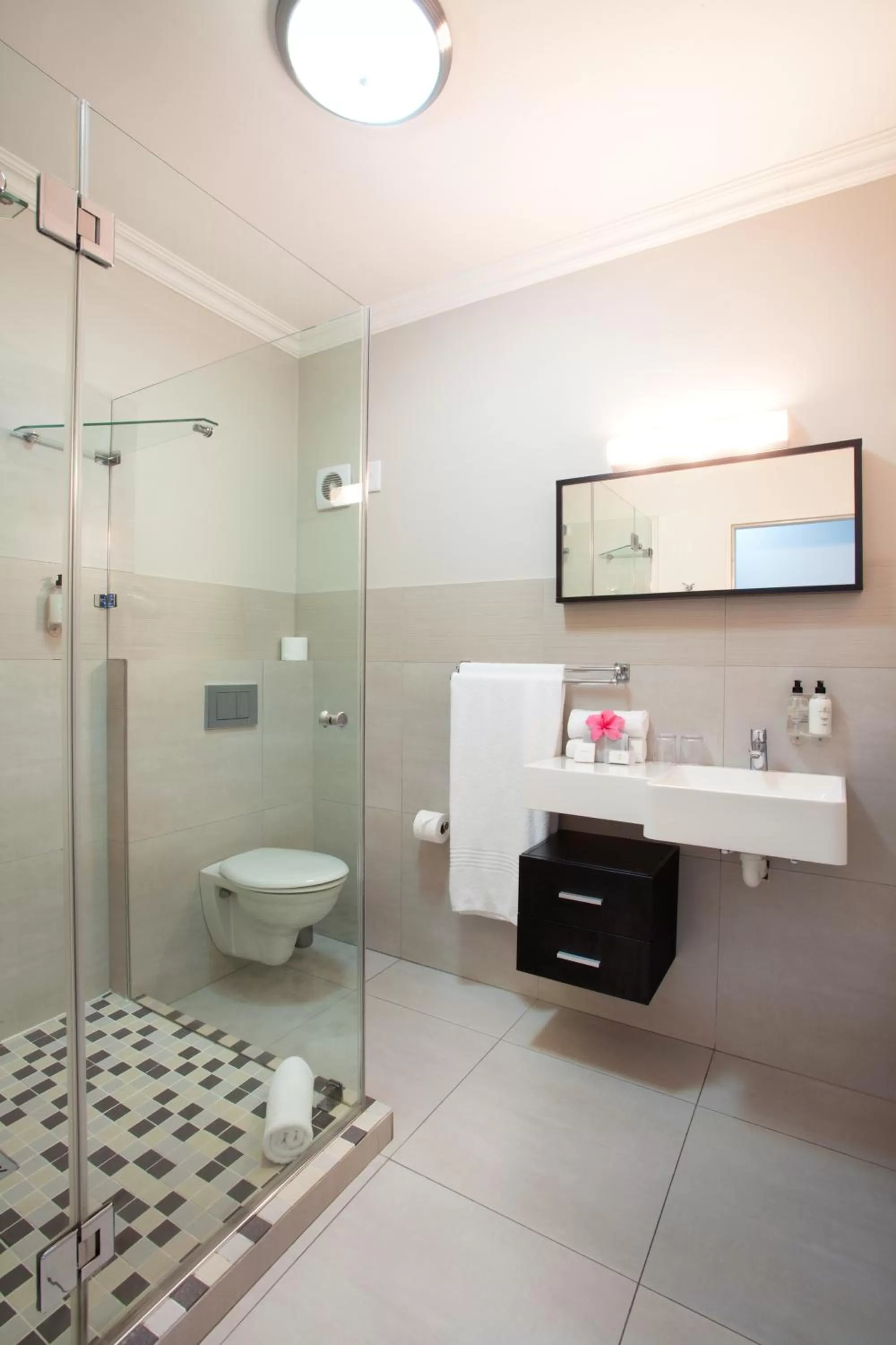Shower in Devonvale Golf & Wine Estate