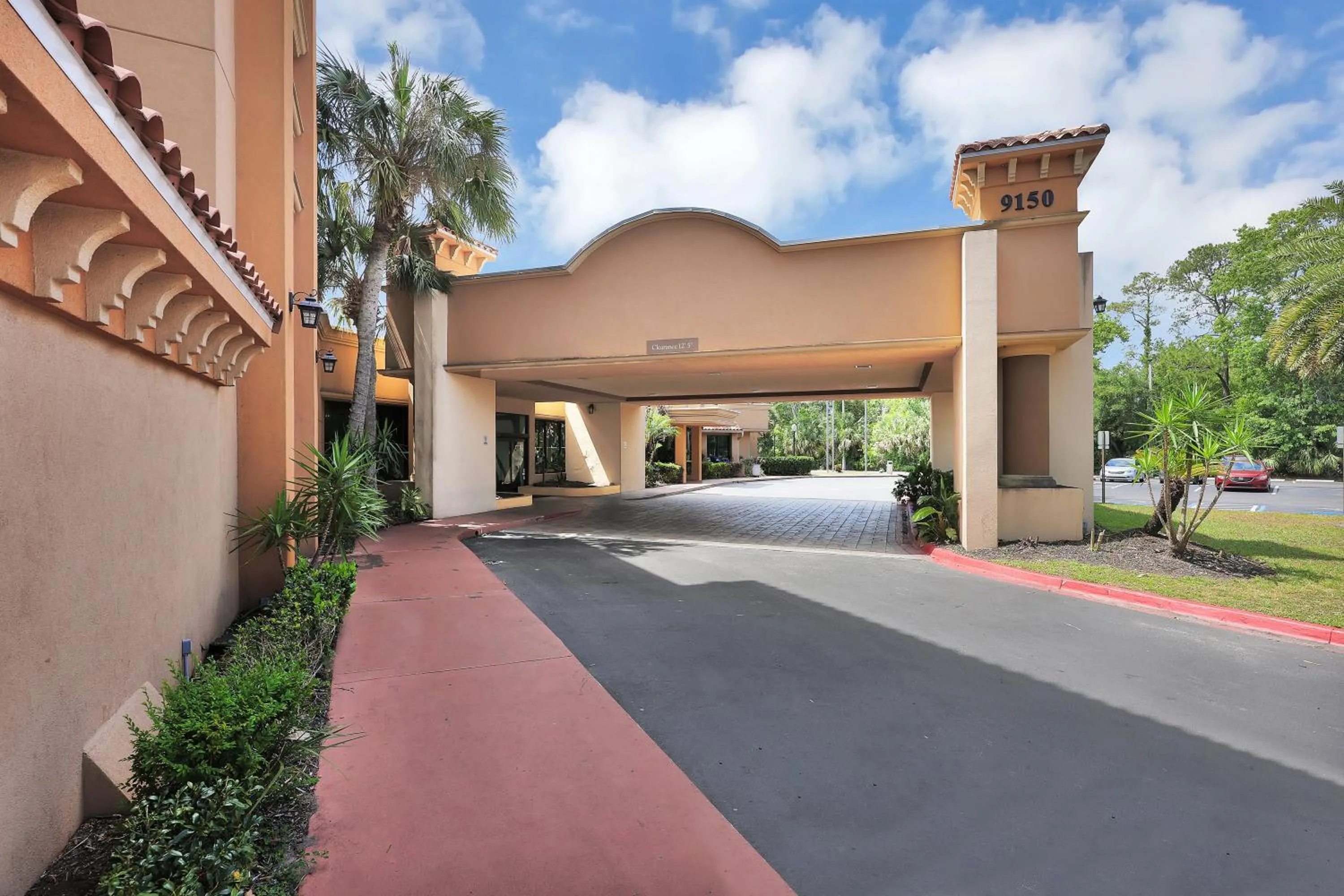 Property building in Ramada by Wyndham Jacksonville I-95 by Butler Blvd