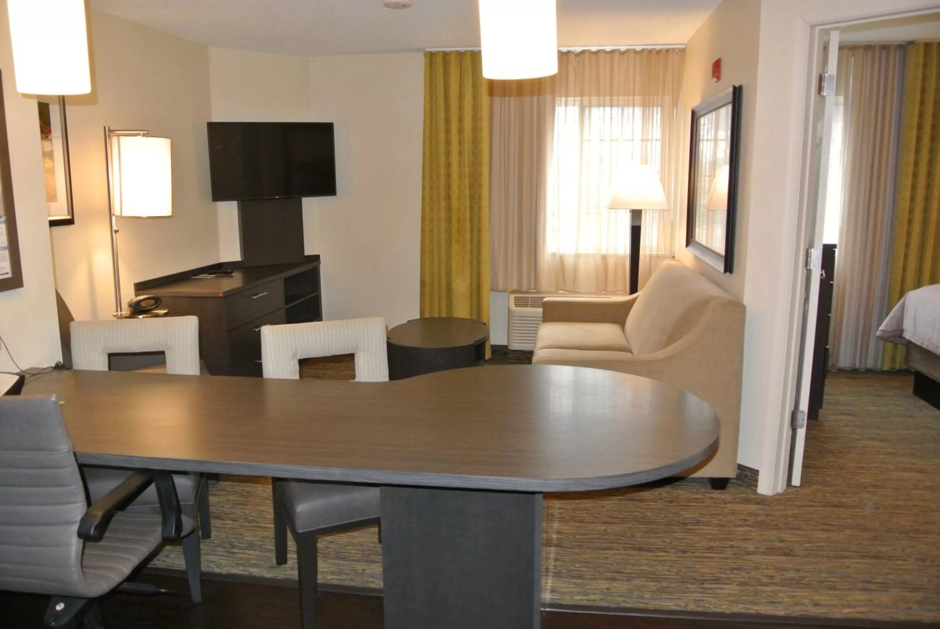 Photo of the whole room, Bed in Candlewood Suites Washington-Fairfax by IHG