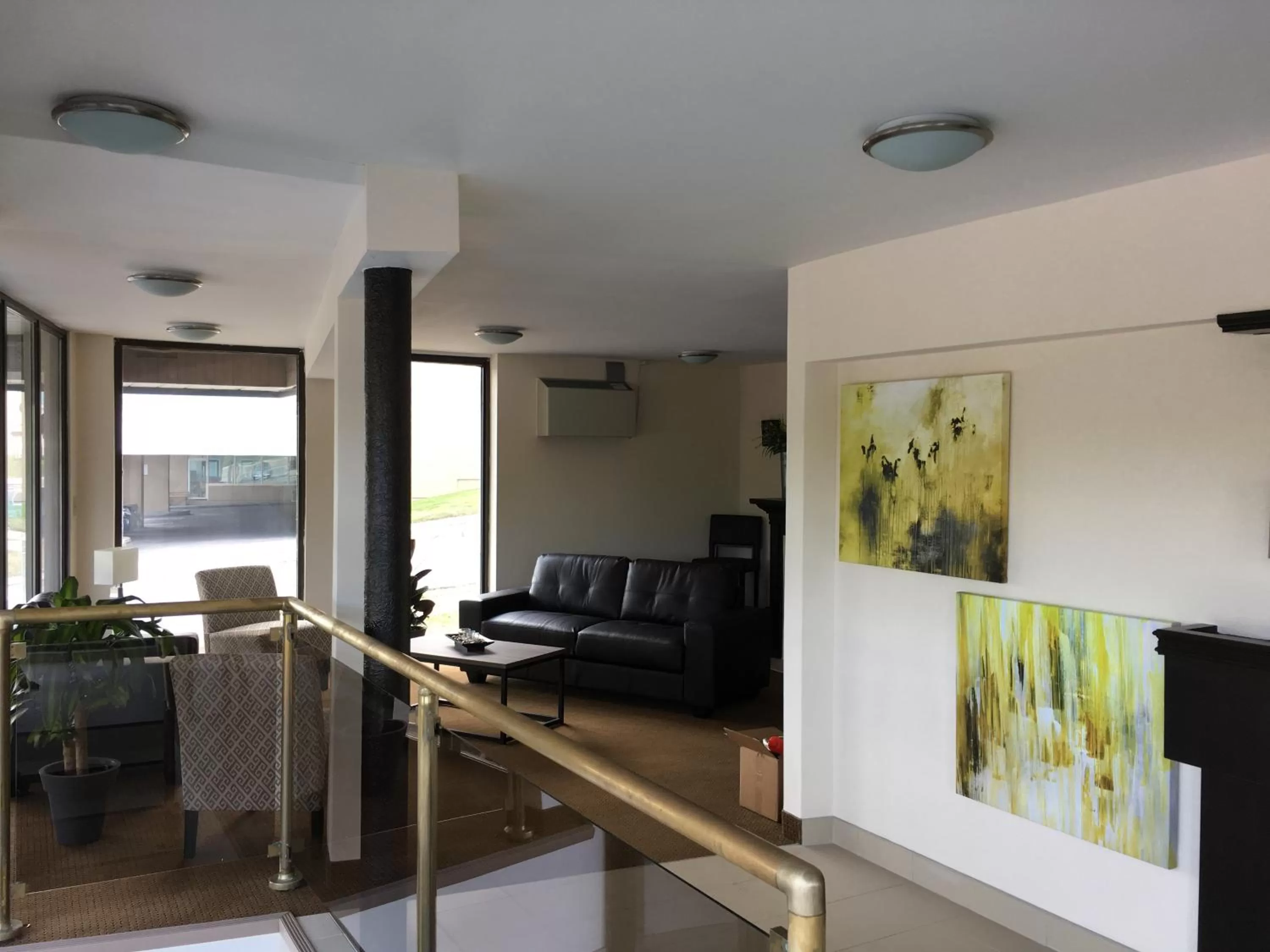 Lobby or reception in River Rapids Inn