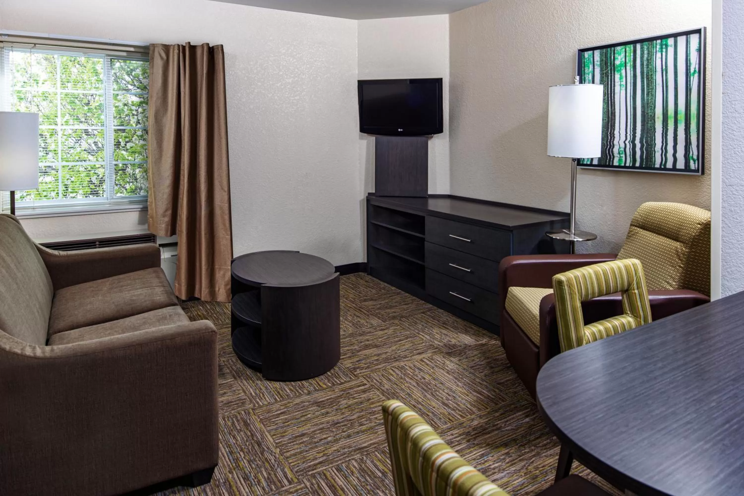 Living room in Candlewood Suites Appleton by IHG