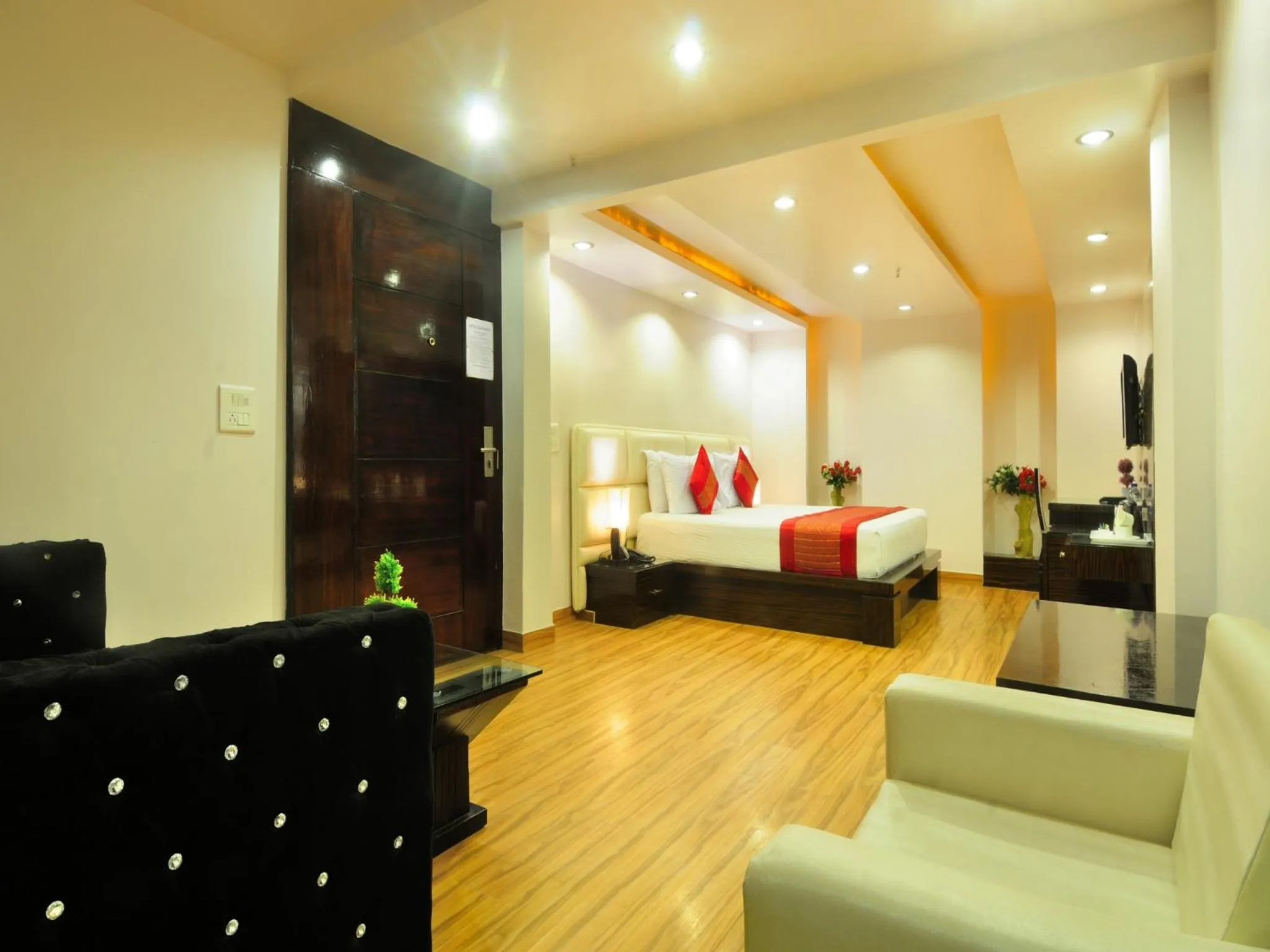 Bedroom, Bed in Hotel Elegance