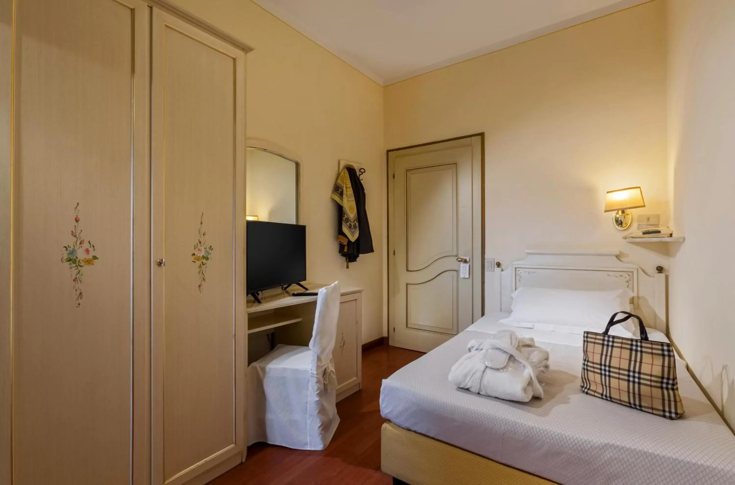 Single Room in Hotel Terme Patria Single Room in Hotel Terme Patria