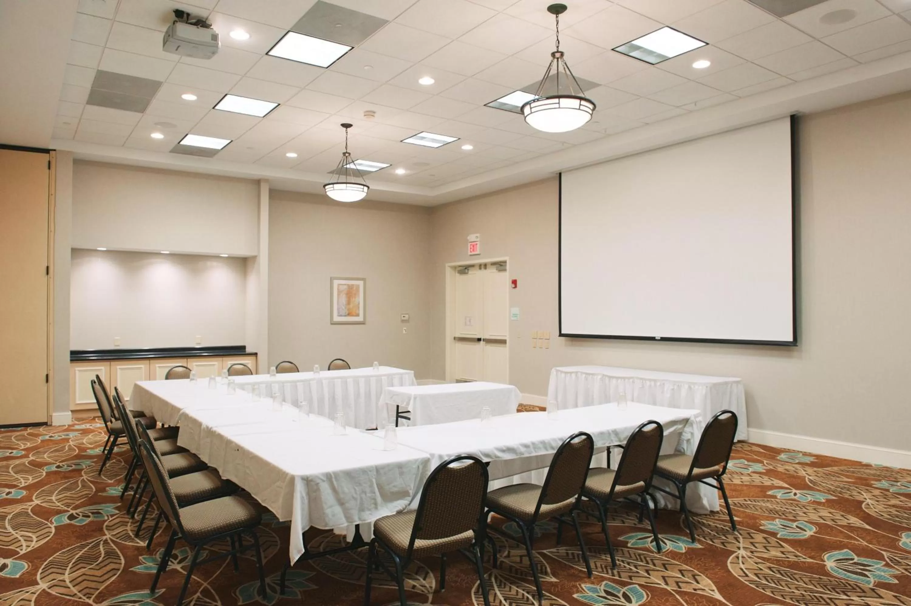 Meeting/conference room in Holiday Inn Effingham by IHG