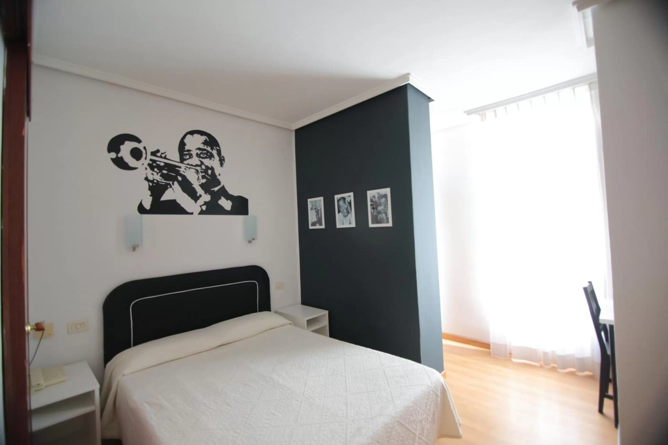 Bedroom, Bed in Hotel Valencia de la Música