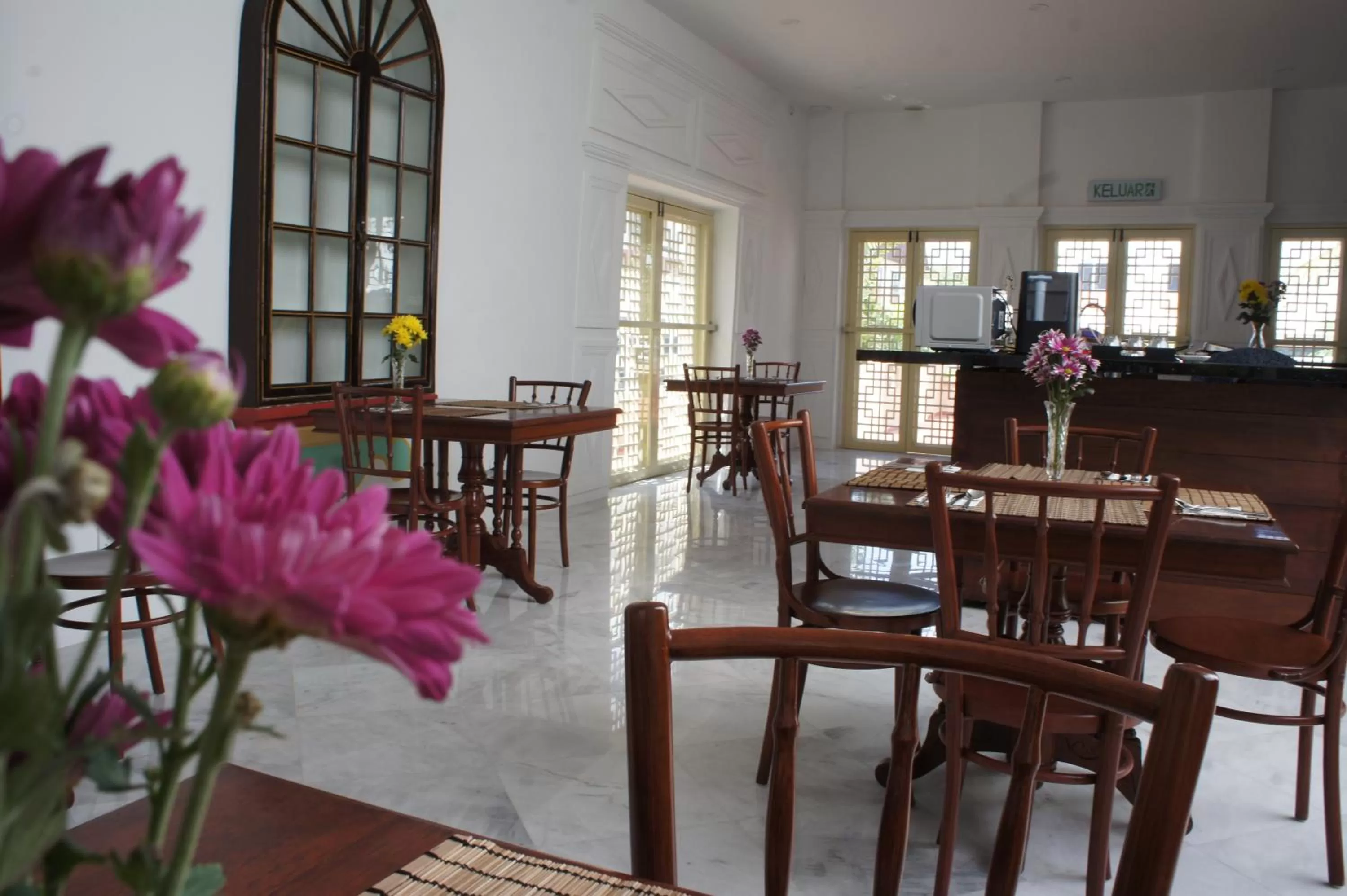 Breakfast in Heeren Palm Suites