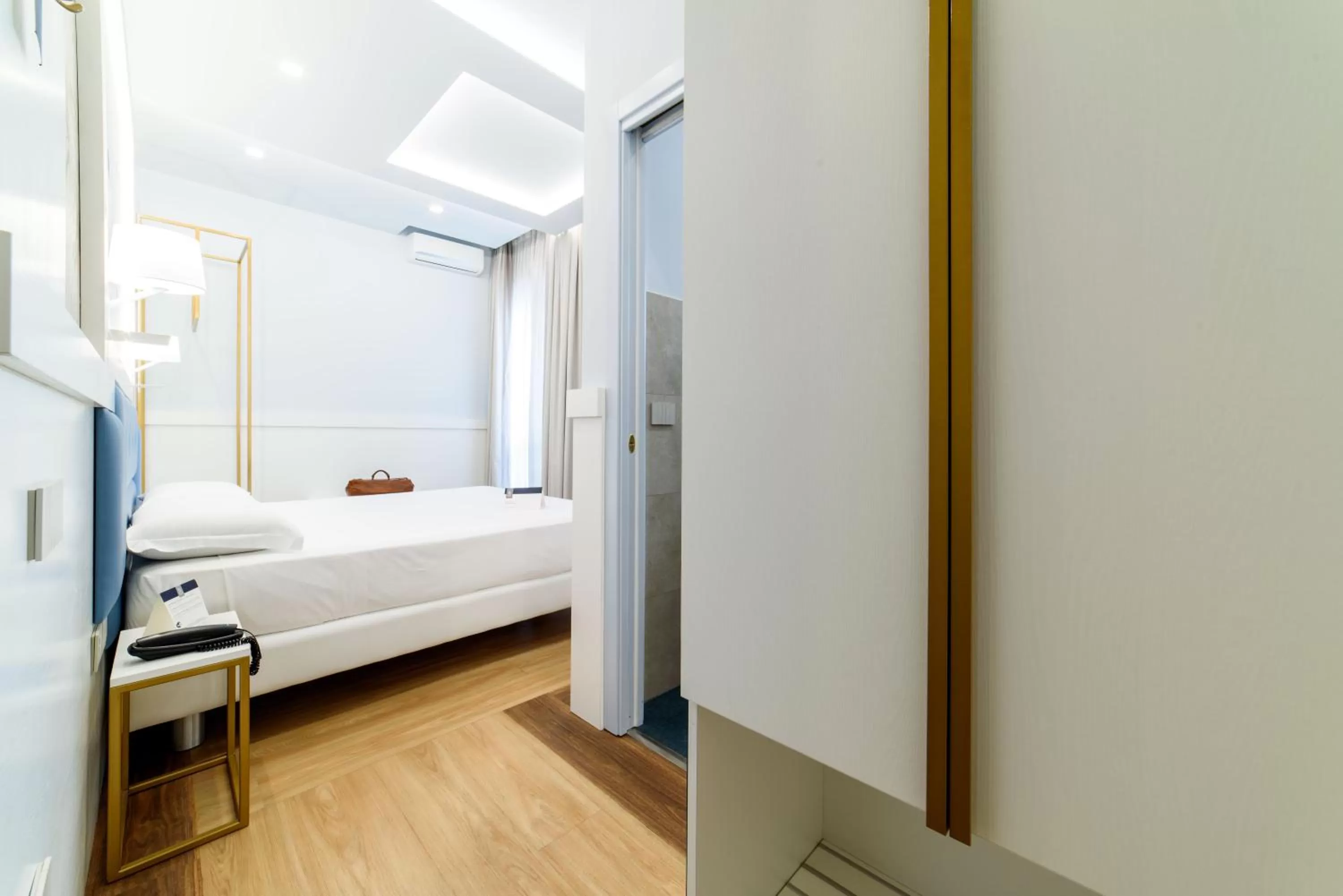 Photo of the whole room, Bed in Hotel Palace