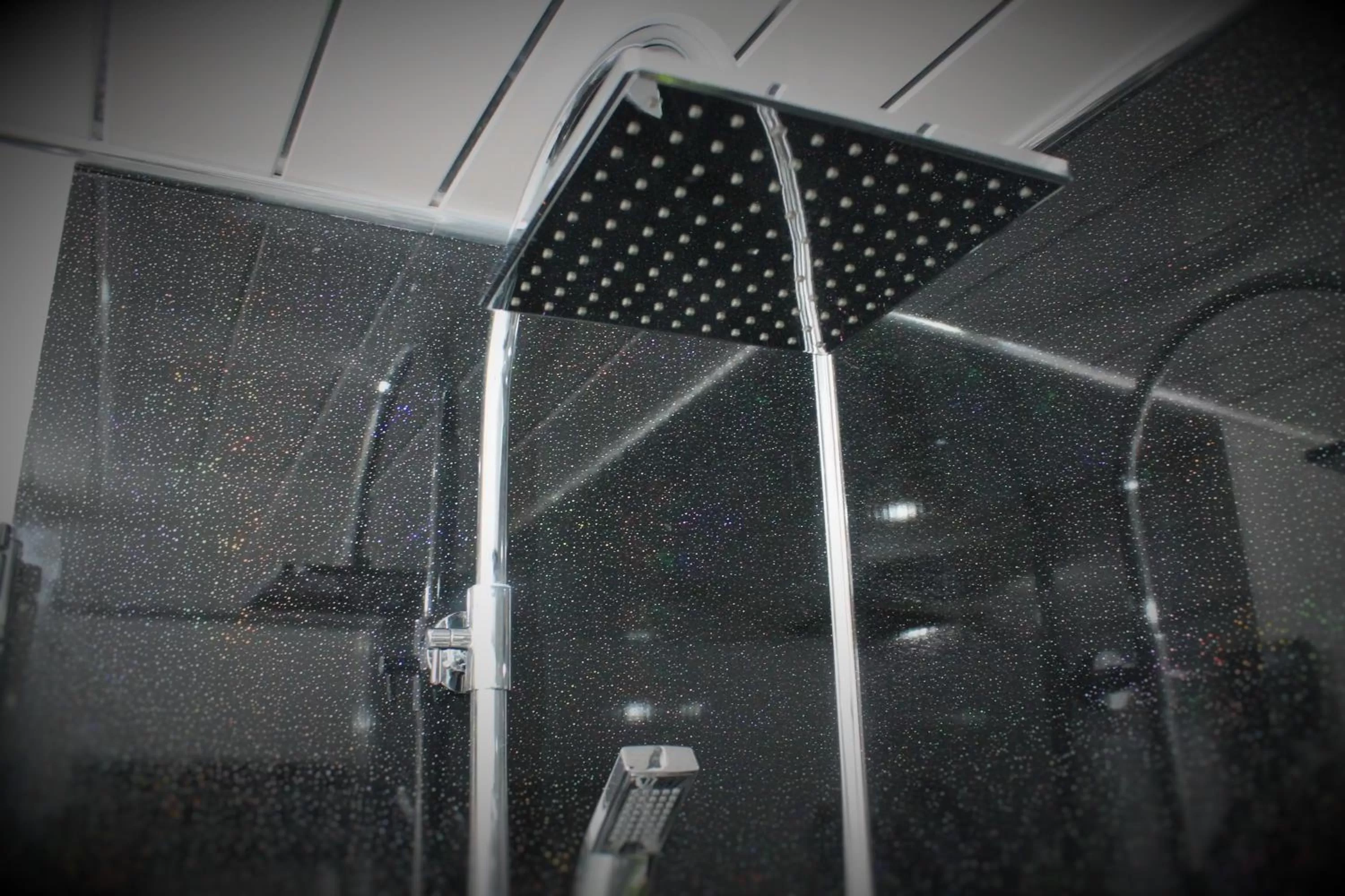 Shower, Bathroom in Cadillac Kustomz Hotel