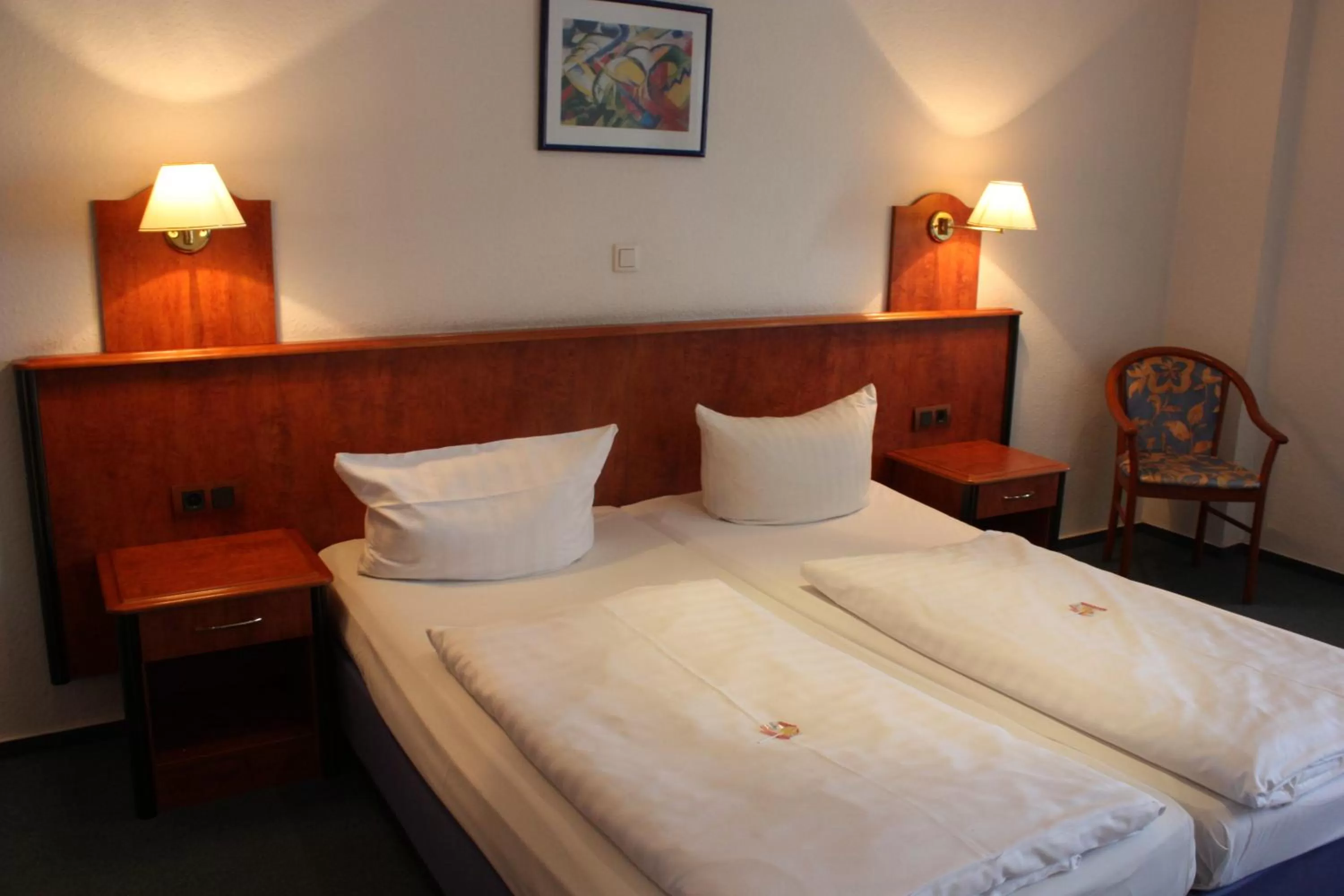 Photo of the whole room, Bed in Hotel Zeil