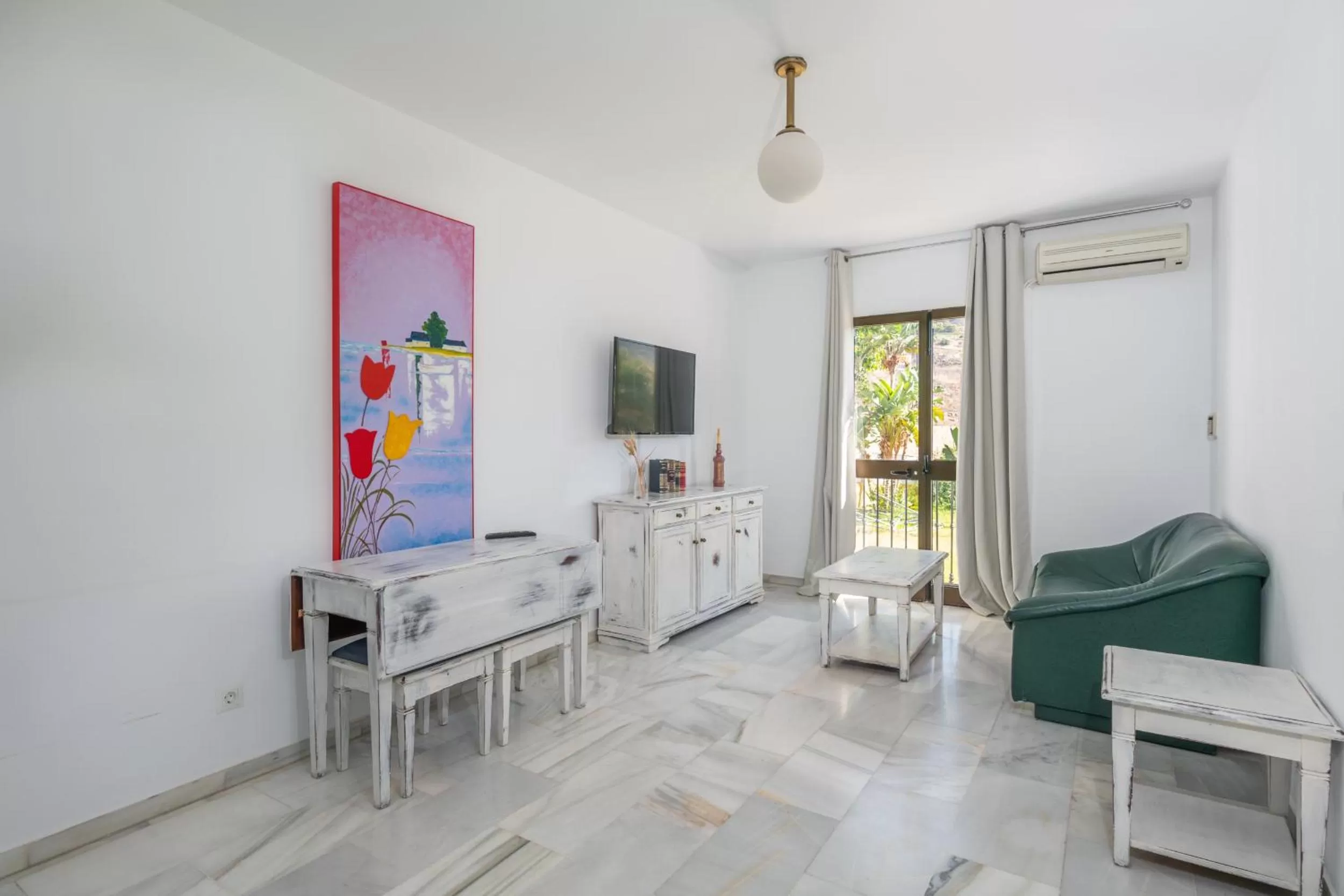 Lounge or bar in Apartahotel Playamaro by Dorobe